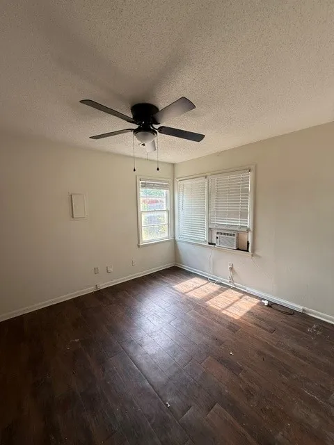 Single Family Residence For Rent in Taylor County , 917 N Danville Drive, Abilene, Texas 79603, 3 Bedroom, 1 Bathroom, 1 Garage spaces, 991 Sqft, built in 1958, mls#21368845, Real Estate Agent in Abilene, Homes For Rent in Taylor county, Homes For Rent in Abilene, Realtor in Abilene Texas, Real Estate Brokerage Independent Realty Texas, Luminita Cordes Realtor