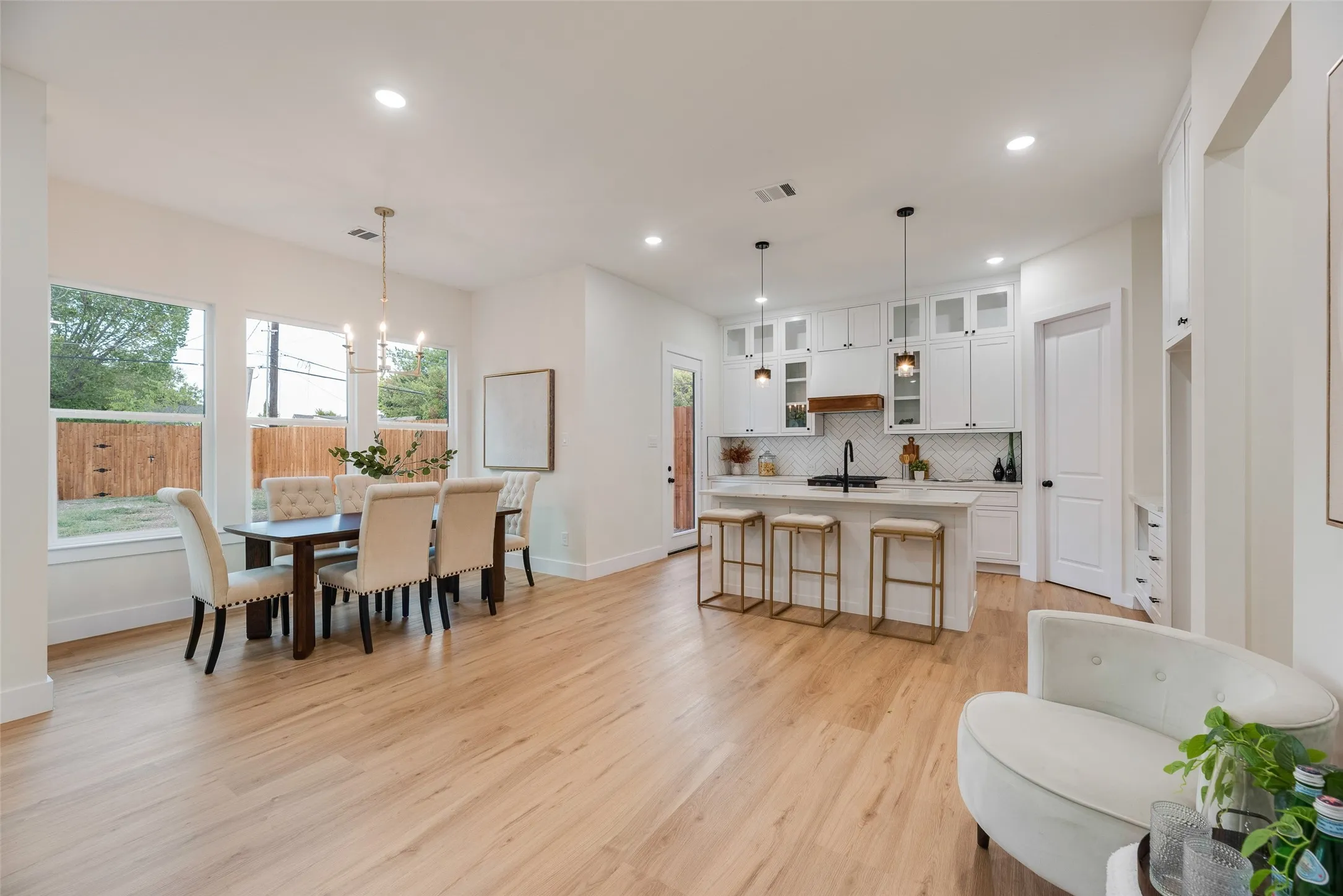 Single Family Residence For Sale in Dallas County , 7318 Concord Avenue, Dallas, Texas 75235, 4 Bedroom, 4 Bathroom, 2 Garage spaces, 2,529 Sqft, built in 2026, mls#21368848, Real Estate Agent in Dallas, Homes For Sale in Dallas county, Homes For Sale in Dallas, Realtor in Dallas Texas, Real Estate Brokerage Independent Realty Texas, Luminita Cordes Realtor