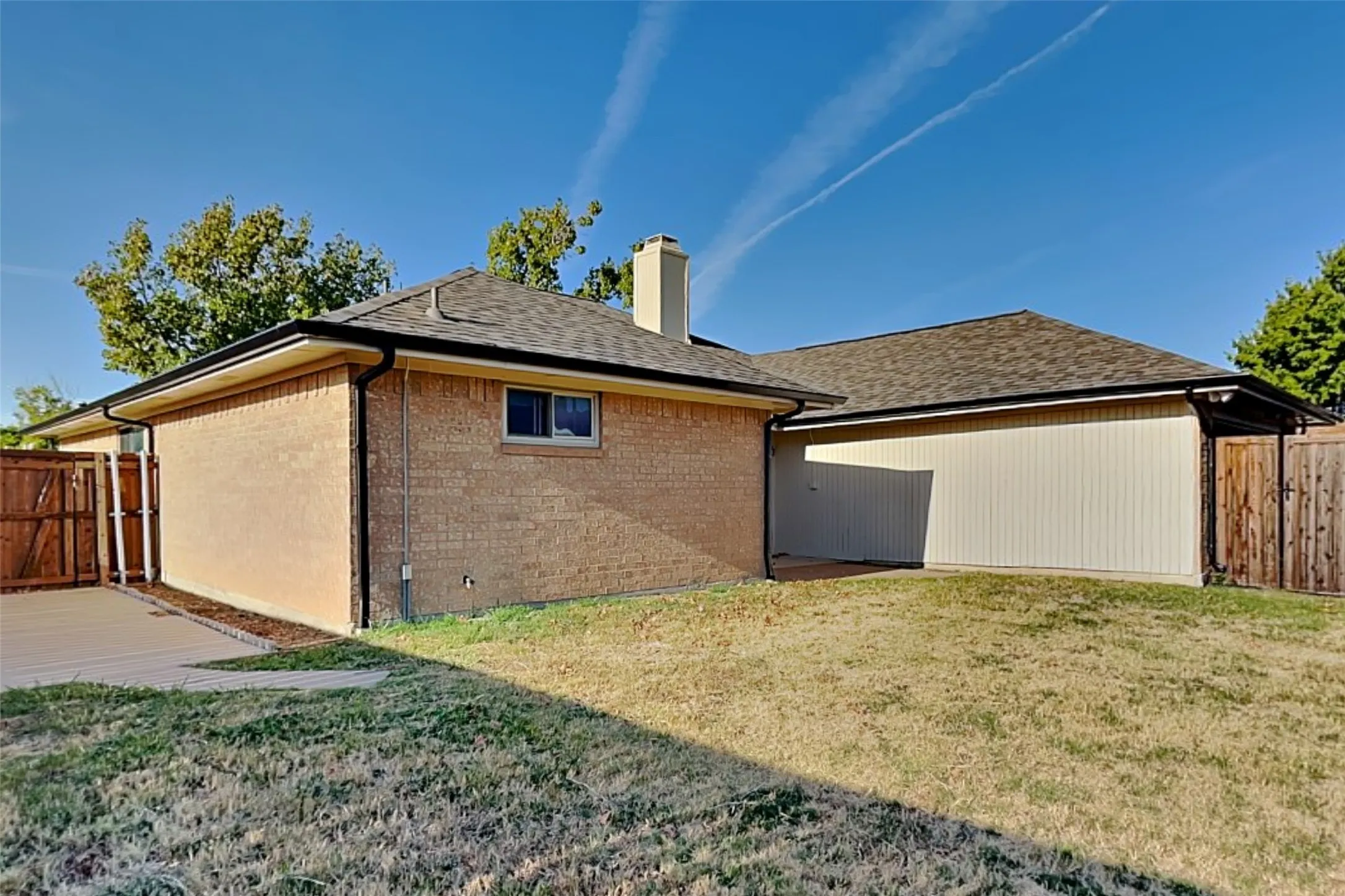 Single Family Residence For Rent in Denton County , 1733 Brighton Drive, Carrollton, Texas 75007, 4 Bedroom, 2 Bathroom, 2 Garage spaces, 2,008 Sqft, built in 1983, mls#21368816, Real Estate Agent in Carrollton, Homes For Rent in Denton county, Homes For Rent in Carrollton, Realtor in Carrollton Texas, Real Estate Brokerage Independent Realty Texas, Luminita Cordes Realtor