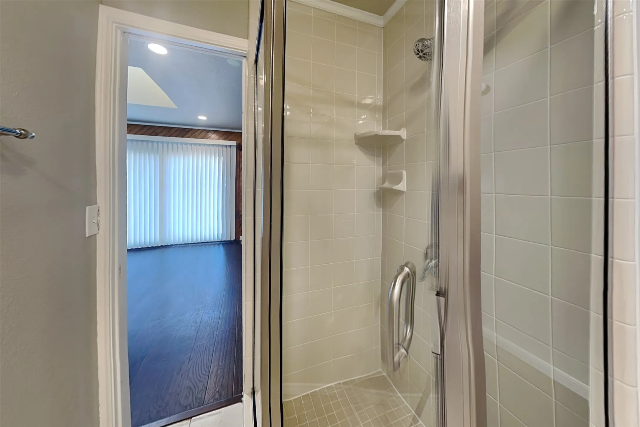 Single Family Residence For Rent in Denton County , 1733 Brighton Drive, Carrollton, Texas 75007, 4 Bedroom, 2 Bathroom, 2 Garage spaces, 2,008 Sqft, built in 1983, mls#21368816, Real Estate Agent in Carrollton, Homes For Rent in Denton county, Homes For Rent in Carrollton, Realtor in Carrollton Texas, Real Estate Brokerage Independent Realty Texas, Luminita Cordes Realtor