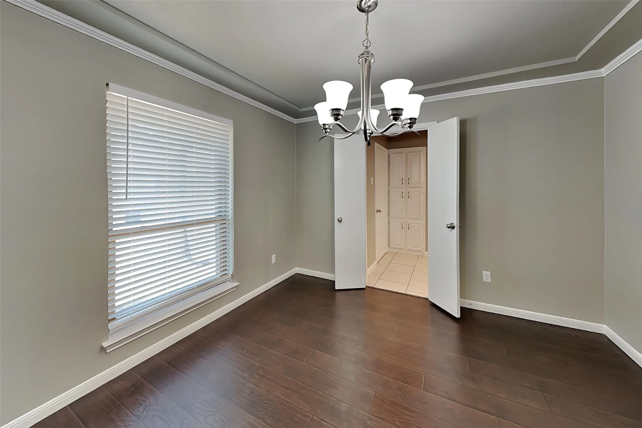 Single Family Residence For Rent in Denton County , 1733 Brighton Drive, Carrollton, Texas 75007, 4 Bedroom, 2 Bathroom, 2 Garage spaces, 2,008 Sqft, built in 1983, mls#21368816, Real Estate Agent in Carrollton, Homes For Rent in Denton county, Homes For Rent in Carrollton, Realtor in Carrollton Texas, Real Estate Brokerage Independent Realty Texas, Luminita Cordes Realtor