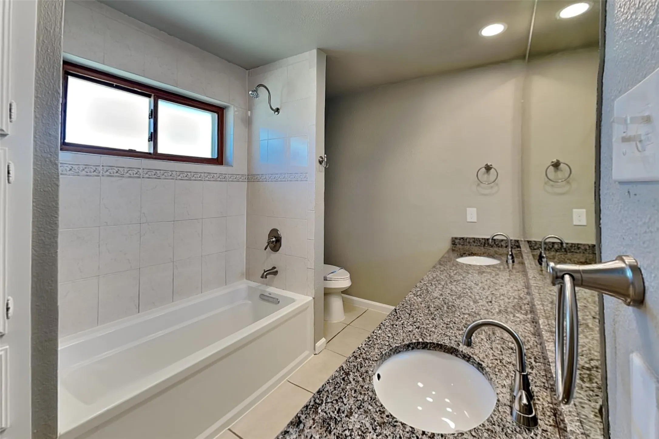 Single Family Residence For Rent in Denton County , 1733 Brighton Drive, Carrollton, Texas 75007, 4 Bedroom, 2 Bathroom, 2 Garage spaces, 2,008 Sqft, built in 1983, mls#21368816, Real Estate Agent in Carrollton, Homes For Rent in Denton county, Homes For Rent in Carrollton, Realtor in Carrollton Texas, Real Estate Brokerage Independent Realty Texas, Luminita Cordes Realtor