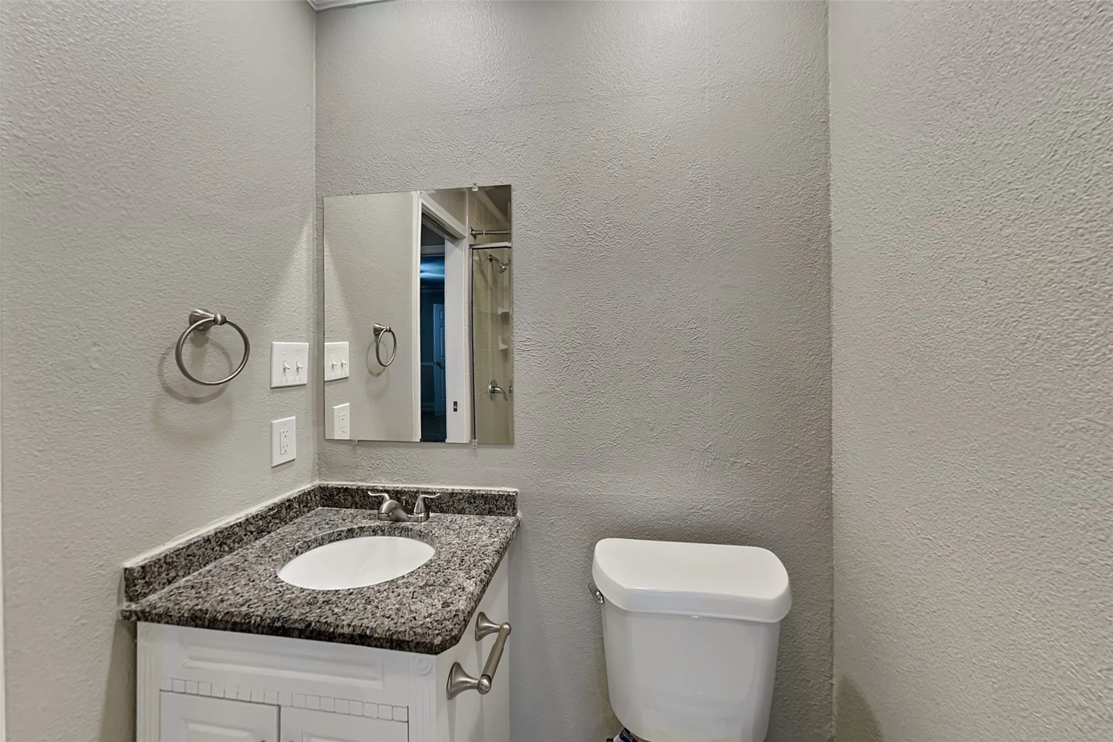Single Family Residence For Rent in Denton County , 1733 Brighton Drive, Carrollton, Texas 75007, 4 Bedroom, 2 Bathroom, 2 Garage spaces, 2,008 Sqft, built in 1983, mls#21368816, Real Estate Agent in Carrollton, Homes For Rent in Denton county, Homes For Rent in Carrollton, Realtor in Carrollton Texas, Real Estate Brokerage Independent Realty Texas, Luminita Cordes Realtor