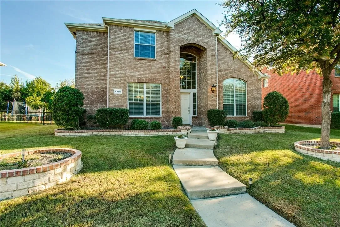 Single Family Residence For Rent in Collin County , 4408 Caledonia Creek Lane, Plano, Texas 75024, 4 Bedroom, 3 Bathroom, 2 Garage spaces, 2,530 Sqft, built in 2002, mls#21368738, Real Estate Agent in Plano, Homes For Rent in Collin county, Homes For Rent in Plano, Realtor in Plano Texas, Real Estate Brokerage Independent Realty Texas, Luminita Cordes Realtor