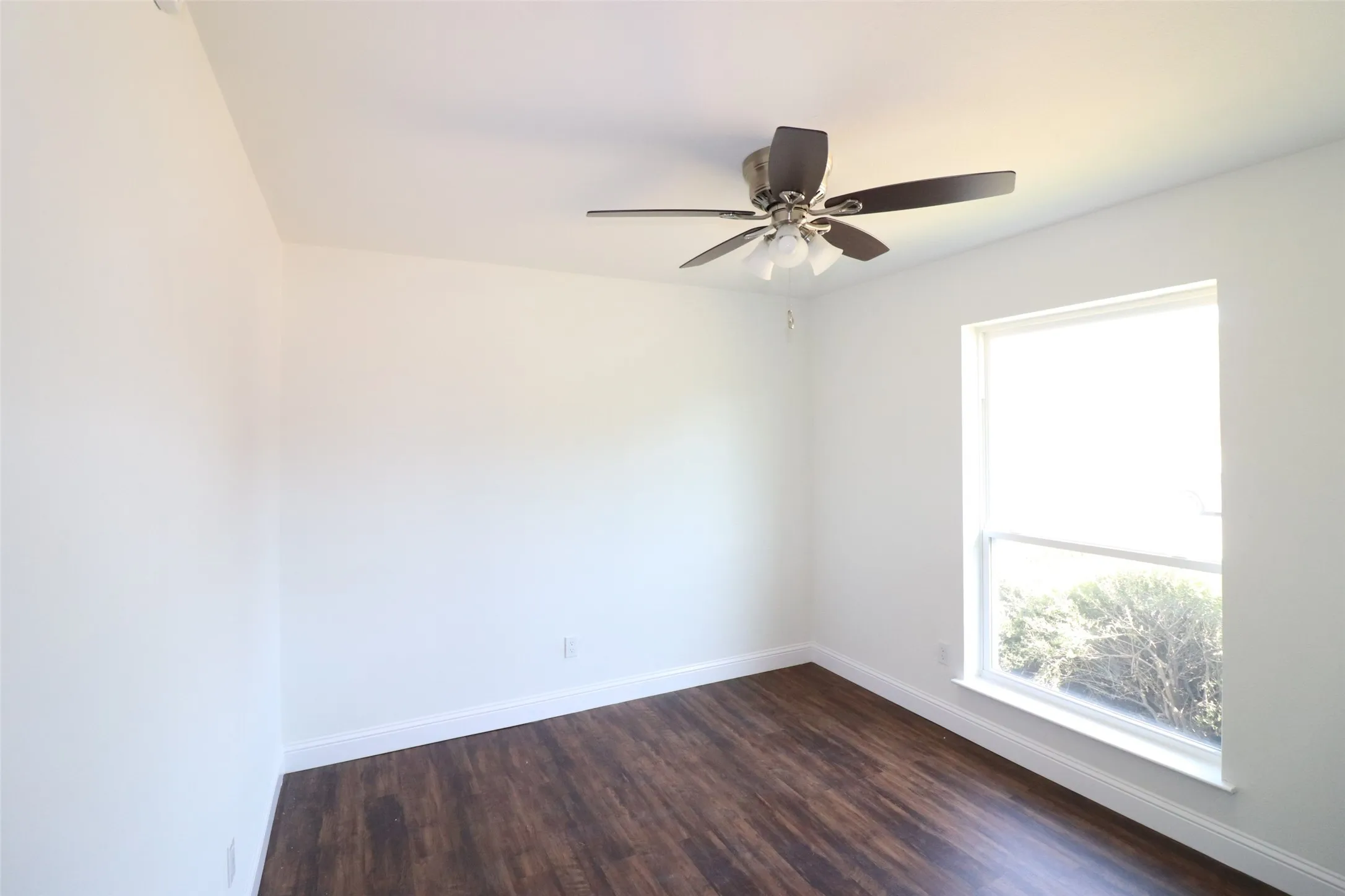 Single Family Residence For Rent in Dallas County , 1701 Running River Road, Garland, Texas 75044, 4 Bedroom, 2 Bathroom, 1 Garage spaces, 1,748 Sqft, built in 1972, mls#21366185, Real Estate Agent in Garland, Homes For Rent in Dallas county, Homes For Rent in Garland, Realtor in Garland Texas, Real Estate Brokerage Independent Realty Texas, Luminita Cordes Realtor