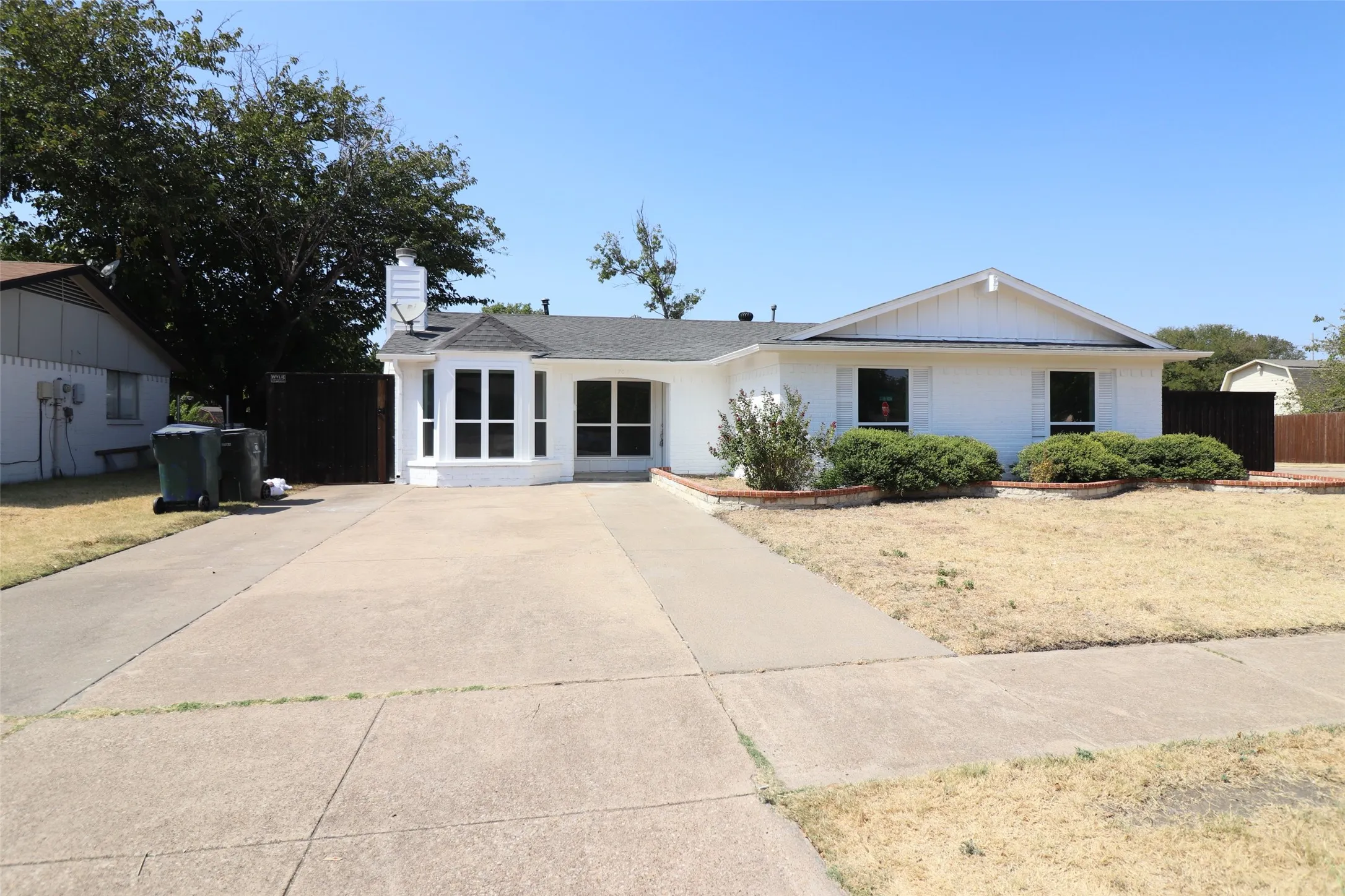 Single Family Residence For Rent in Dallas County , 1701 Running River Road, Garland, Texas 75044, 4 Bedroom, 2 Bathroom, 1 Garage spaces, 1,748 Sqft, built in 1972, mls#21366185, Real Estate Agent in Garland, Homes For Rent in Dallas county, Homes For Rent in Garland, Realtor in Garland Texas, Real Estate Brokerage Independent Realty Texas, Luminita Cordes Realtor
