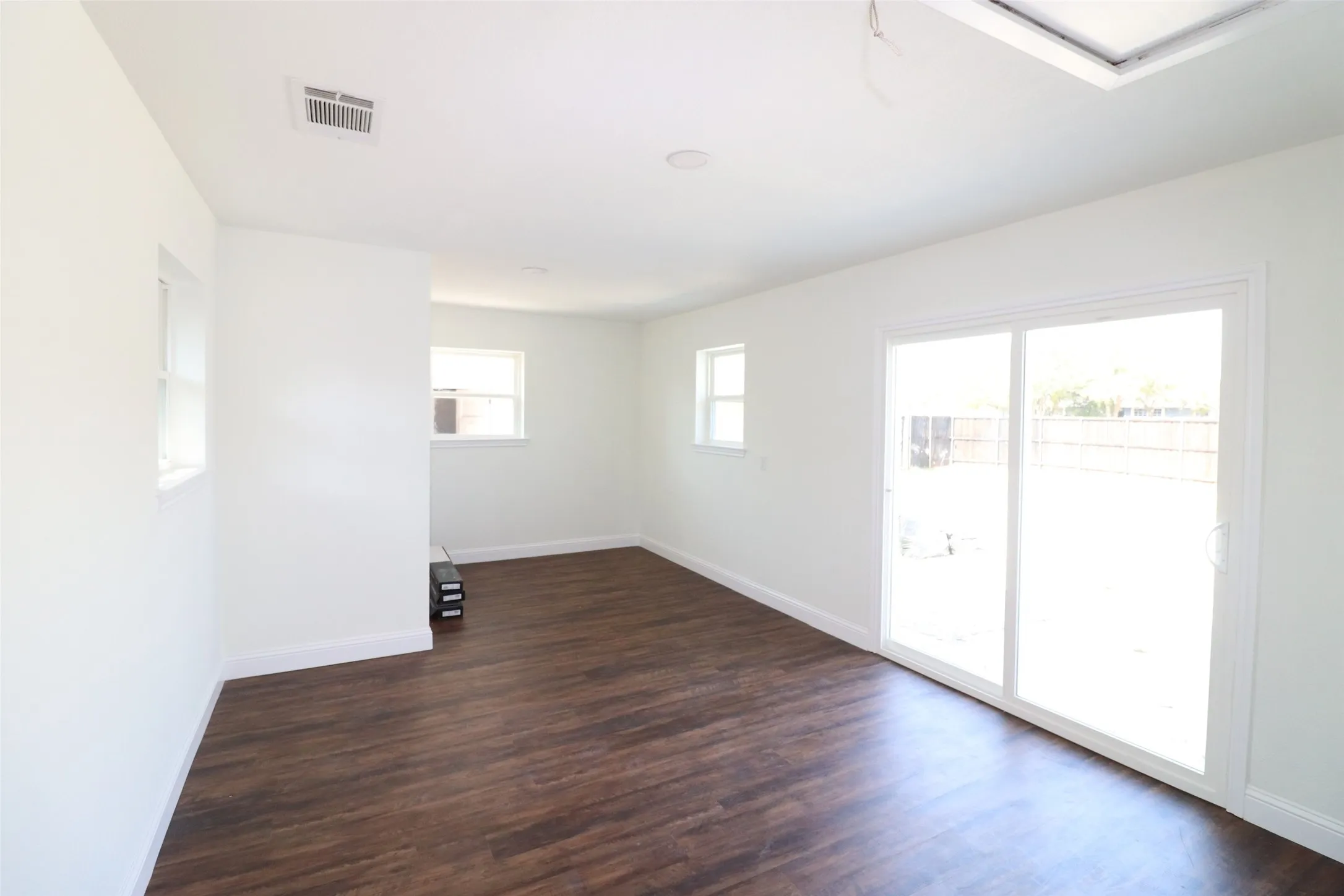 Single Family Residence For Rent in Dallas County , 1701 Running River Road, Garland, Texas 75044, 4 Bedroom, 2 Bathroom, 1 Garage spaces, 1,748 Sqft, built in 1972, mls#21366185, Real Estate Agent in Garland, Homes For Rent in Dallas county, Homes For Rent in Garland, Realtor in Garland Texas, Real Estate Brokerage Independent Realty Texas, Luminita Cordes Realtor