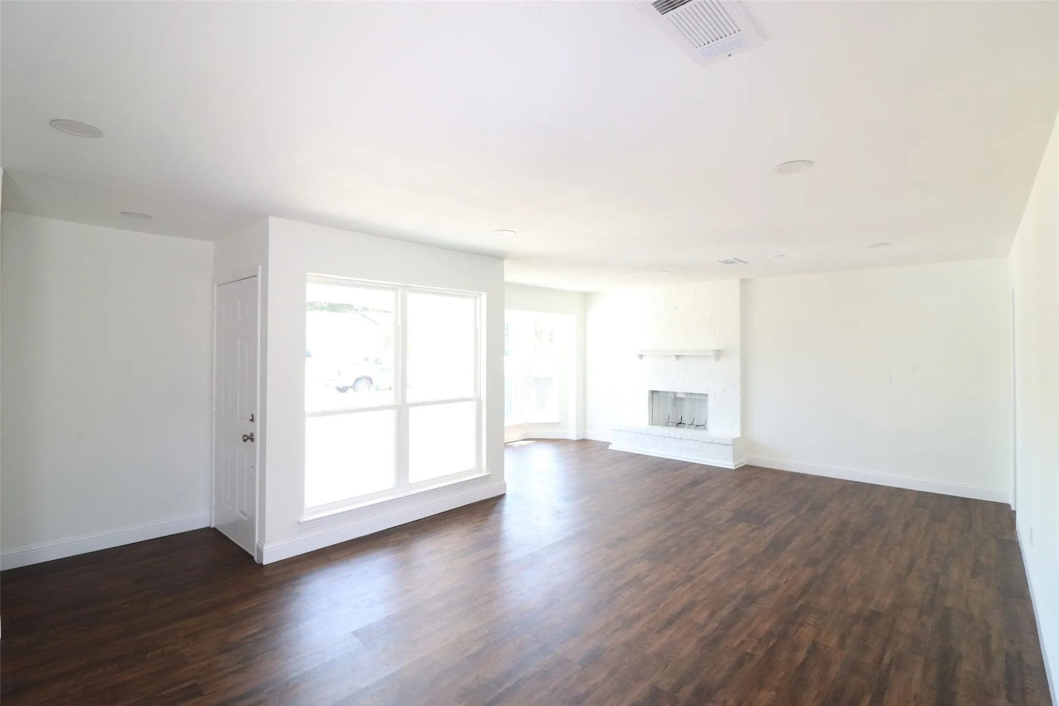 Single Family Residence For Rent in Dallas County , 1701 Running River Road, Garland, Texas 75044, 4 Bedroom, 2 Bathroom, 1 Garage spaces, 1,748 Sqft, built in 1972, mls#21366185, Real Estate Agent in Garland, Homes For Rent in Dallas county, Homes For Rent in Garland, Realtor in Garland Texas, Real Estate Brokerage Independent Realty Texas, Luminita Cordes Realtor