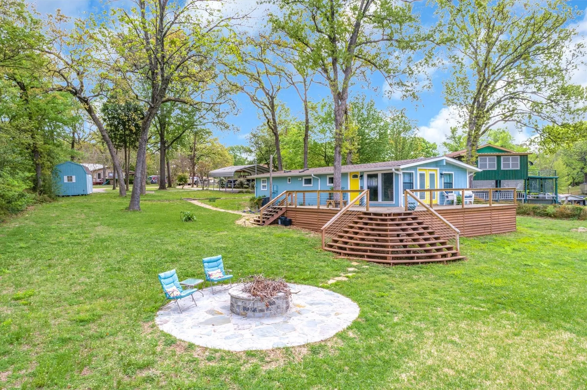 Manufactured Home For Rent in Henderson County , 230 Shady Shores Drive, Mabank, Texas 75156, 3 Bedroom, 1 Bathroom, Garage spaces, 1,080 Sqft, built in 1975, mls#21366445, Real Estate Agent in Mabank, Homes For Rent in Henderson county, Homes For Rent in Mabank, Realtor in Mabank Texas, Real Estate Brokerage Independent Realty Texas, Luminita Cordes Realtor