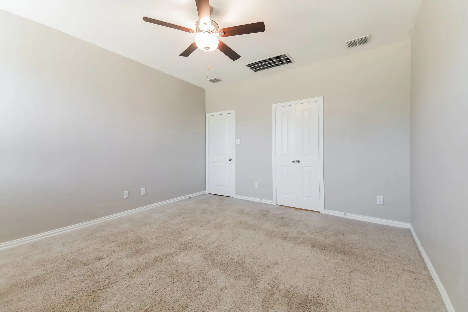 Single Family Residence For Rent in Denton County , 2324 O Keefe Drive, Little Elm, Texas 75068, 3 Bedroom, 2 Bathroom, 2 Garage spaces, 1,602 Sqft, built in 2023, mls#21368861, Real Estate Agent in Little Elm, Homes For Rent in Denton county, Homes For Rent in Little Elm, Realtor in Little Elm Texas, Real Estate Brokerage Independent Realty Texas, Luminita Cordes Realtor