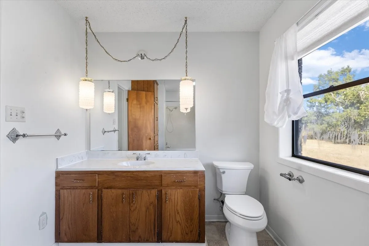 Farm For Sale in Anderson County , 1000 County Road 1208, Grapeland, Texas 75844, 3 Bedroom, 2 Bathroom, Garage spaces, 1,974 Sqft, built in 1978, mls#21368790, Real Estate Agent in Grapeland, Homes For Sale in Anderson county, Homes For Sale in Grapeland, Realtor in Grapeland Texas, Real Estate Brokerage Independent Realty Texas, Luminita Cordes Realtor