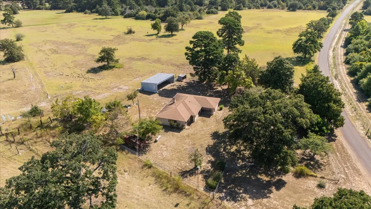 Farm For Sale in Anderson County , 1000 County Road 1208, Grapeland, Texas 75844, 3 Bedroom, 2 Bathroom, Garage spaces, 1,974 Sqft, built in 1978, mls#21368790, Real Estate Agent in Grapeland, Homes For Sale in Anderson county, Homes For Sale in Grapeland, Realtor in Grapeland Texas, Real Estate Brokerage Independent Realty Texas, Luminita Cordes Realtor