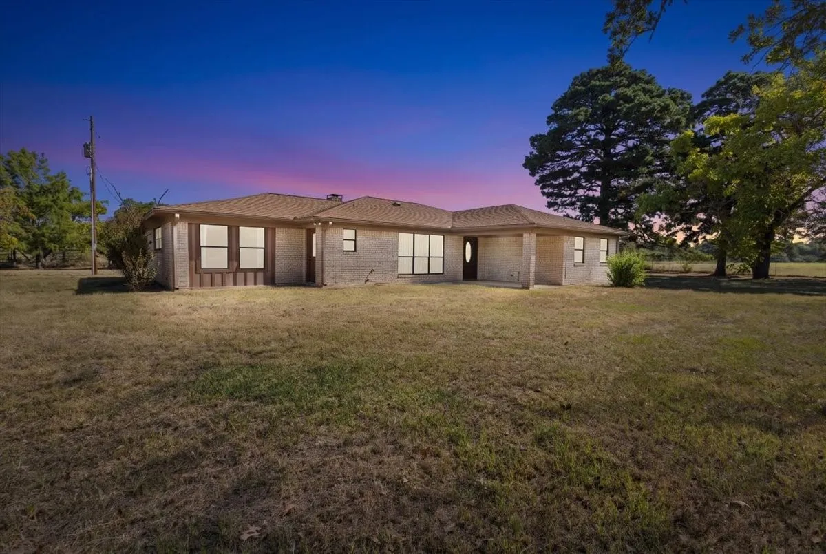 Farm For Sale in Anderson County , 1000 County Road 1208, Grapeland, Texas 75844, 3 Bedroom, 2 Bathroom, Garage spaces, 1,974 Sqft, built in 1978, mls#21368790, Real Estate Agent in Grapeland, Homes For Sale in Anderson county, Homes For Sale in Grapeland, Realtor in Grapeland Texas, Real Estate Brokerage Independent Realty Texas, Luminita Cordes Realtor