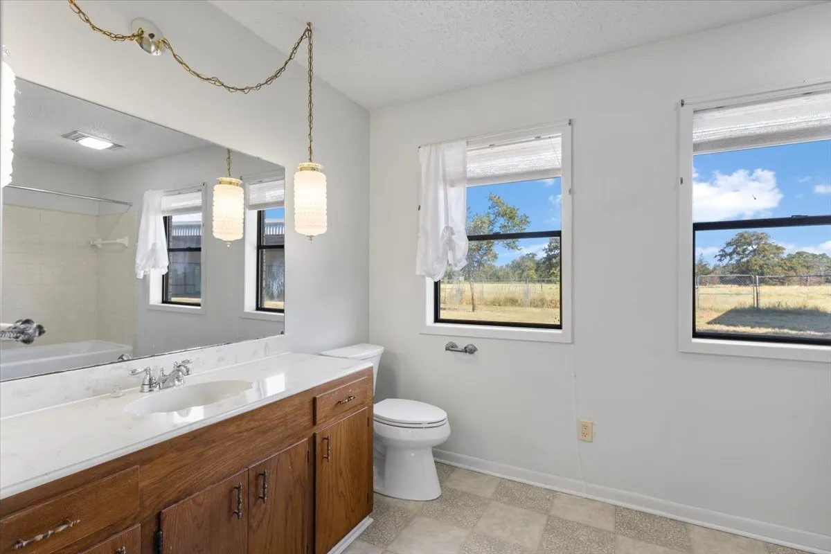 Farm For Sale in Anderson County , 1000 County Road 1208, Grapeland, Texas 75844, 3 Bedroom, 2 Bathroom, Garage spaces, 1,974 Sqft, built in 1978, mls#21368790, Real Estate Agent in Grapeland, Homes For Sale in Anderson county, Homes For Sale in Grapeland, Realtor in Grapeland Texas, Real Estate Brokerage Independent Realty Texas, Luminita Cordes Realtor