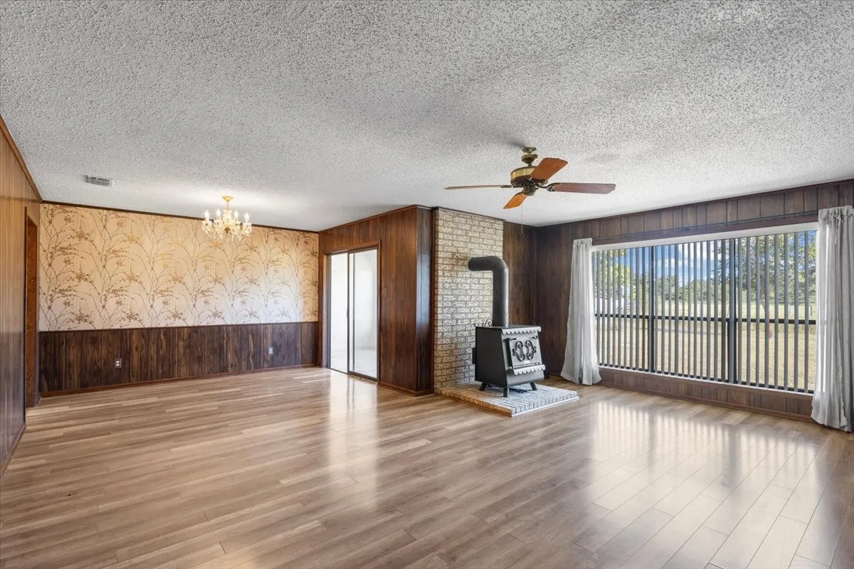 Farm For Sale in Anderson County , 1000 County Road 1208, Grapeland, Texas 75844, 3 Bedroom, 2 Bathroom, Garage spaces, 1,974 Sqft, built in 1978, mls#21368790, Real Estate Agent in Grapeland, Homes For Sale in Anderson county, Homes For Sale in Grapeland, Realtor in Grapeland Texas, Real Estate Brokerage Independent Realty Texas, Luminita Cordes Realtor