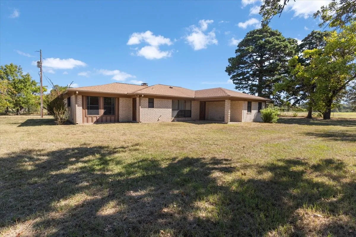 Farm For Sale in Anderson County , 1000 County Road 1208, Grapeland, Texas 75844, 3 Bedroom, 2 Bathroom, Garage spaces, 1,974 Sqft, built in 1978, mls#21368790, Real Estate Agent in Grapeland, Homes For Sale in Anderson county, Homes For Sale in Grapeland, Realtor in Grapeland Texas, Real Estate Brokerage Independent Realty Texas, Luminita Cordes Realtor