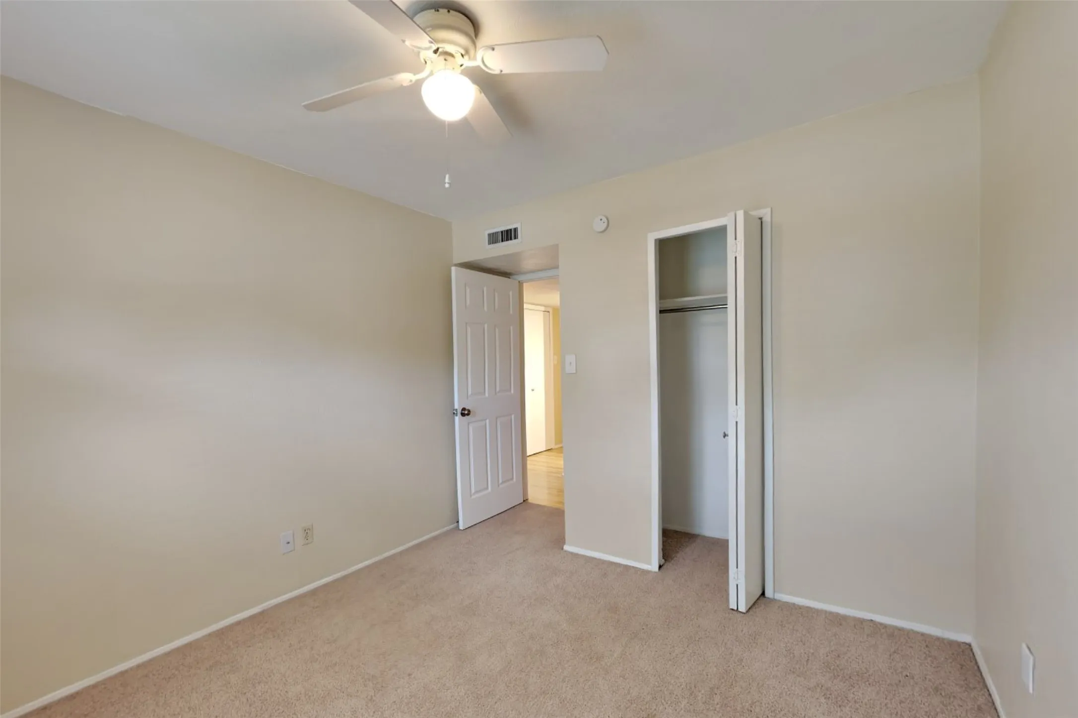 Single Family Residence For Rent in Collin County , 804 Rolling Ridge Drive, Allen, Texas 75002, 3 Bedroom, 2 Bathroom, 2 Garage spaces, 1,631 Sqft, built in 1980, mls#21368870, Real Estate Agent in Allen, Homes For Rent in Collin county, Homes For Rent in Allen, Realtor in Allen Texas, Real Estate Brokerage Independent Realty Texas, Luminita Cordes Realtor