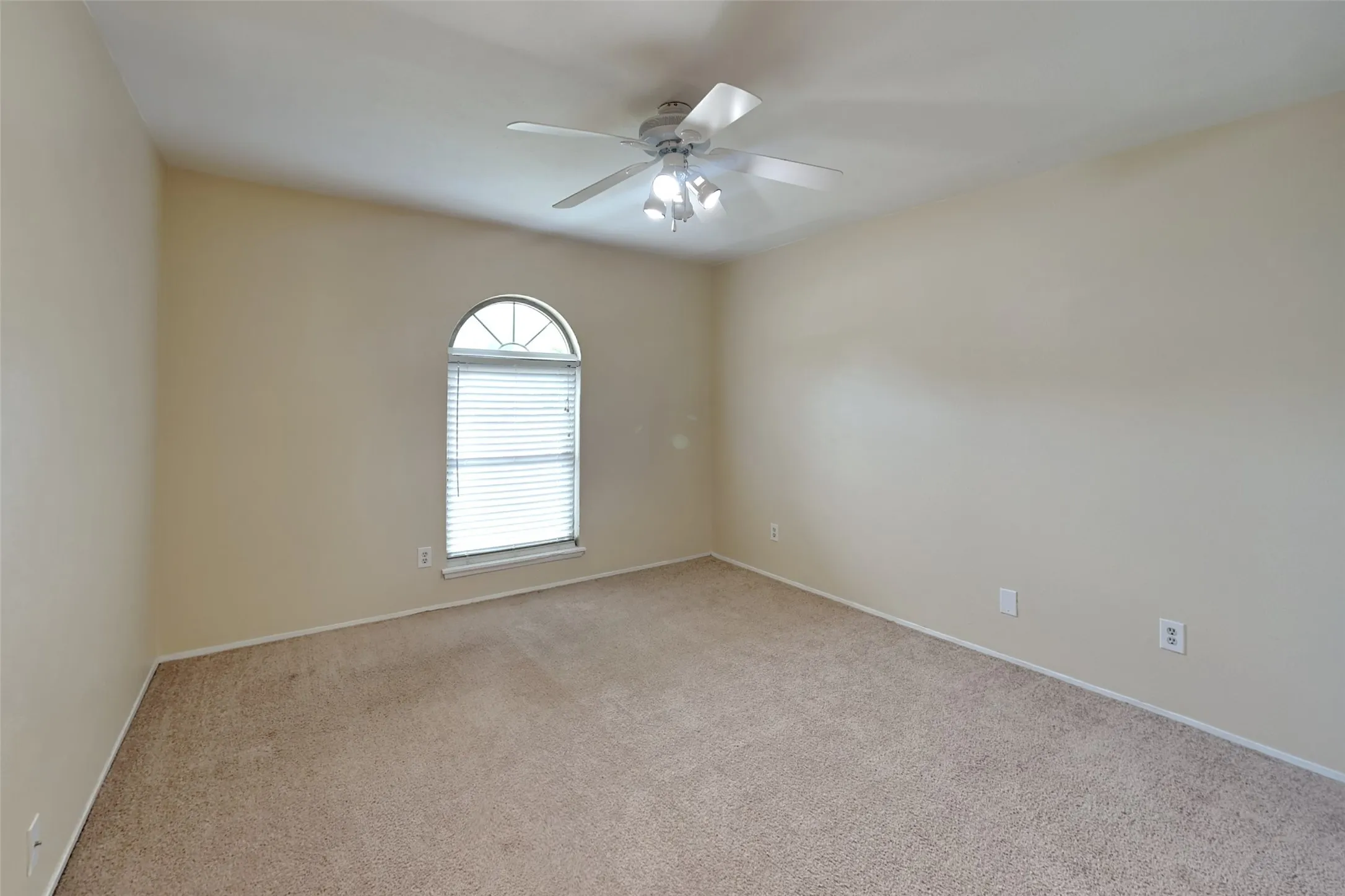 Single Family Residence For Rent in Collin County , 804 Rolling Ridge Drive, Allen, Texas 75002, 3 Bedroom, 2 Bathroom, 2 Garage spaces, 1,631 Sqft, built in 1980, mls#21368870, Real Estate Agent in Allen, Homes For Rent in Collin county, Homes For Rent in Allen, Realtor in Allen Texas, Real Estate Brokerage Independent Realty Texas, Luminita Cordes Realtor