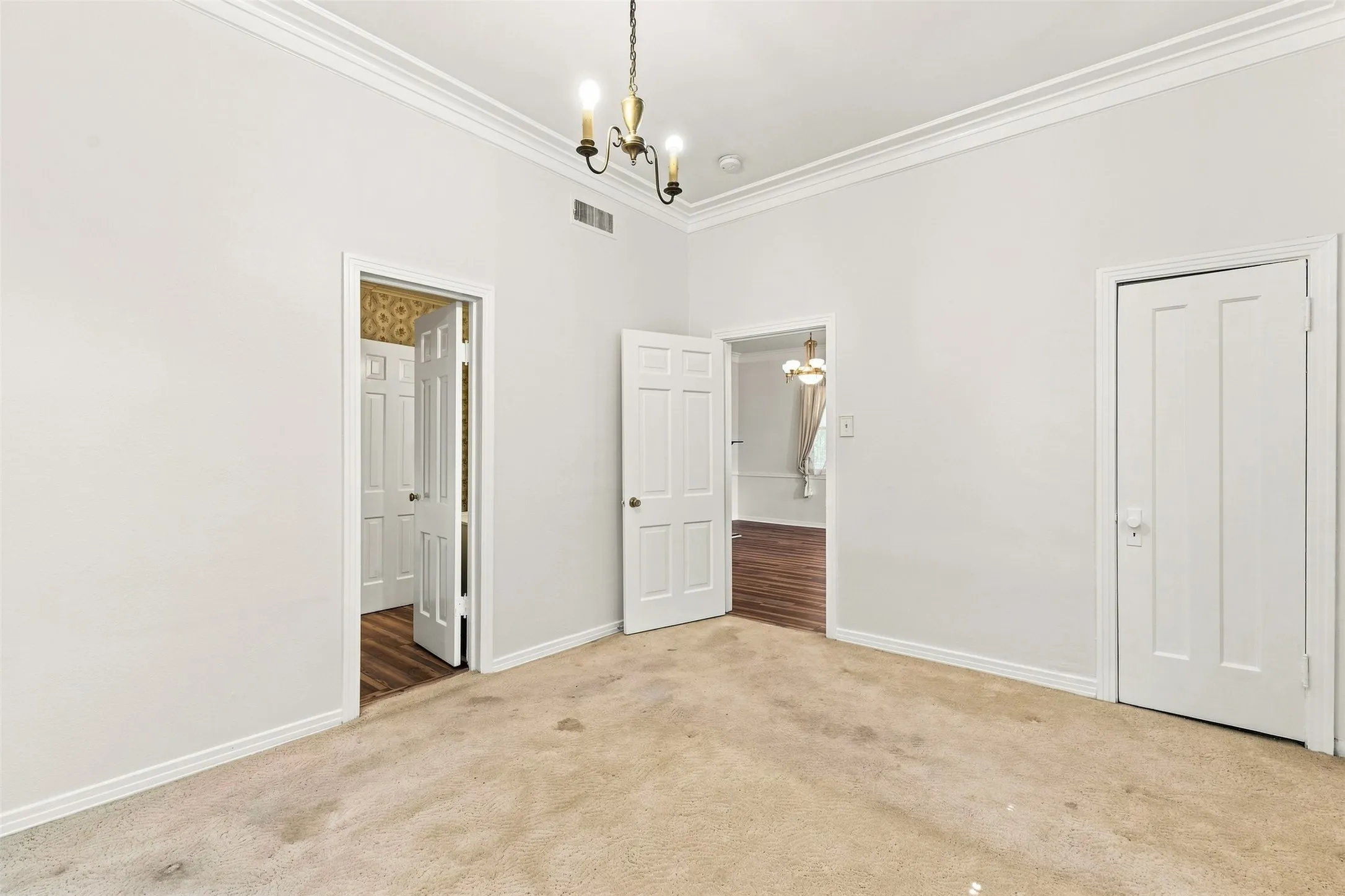 Bedroom #3 (Possible carpet allowance)