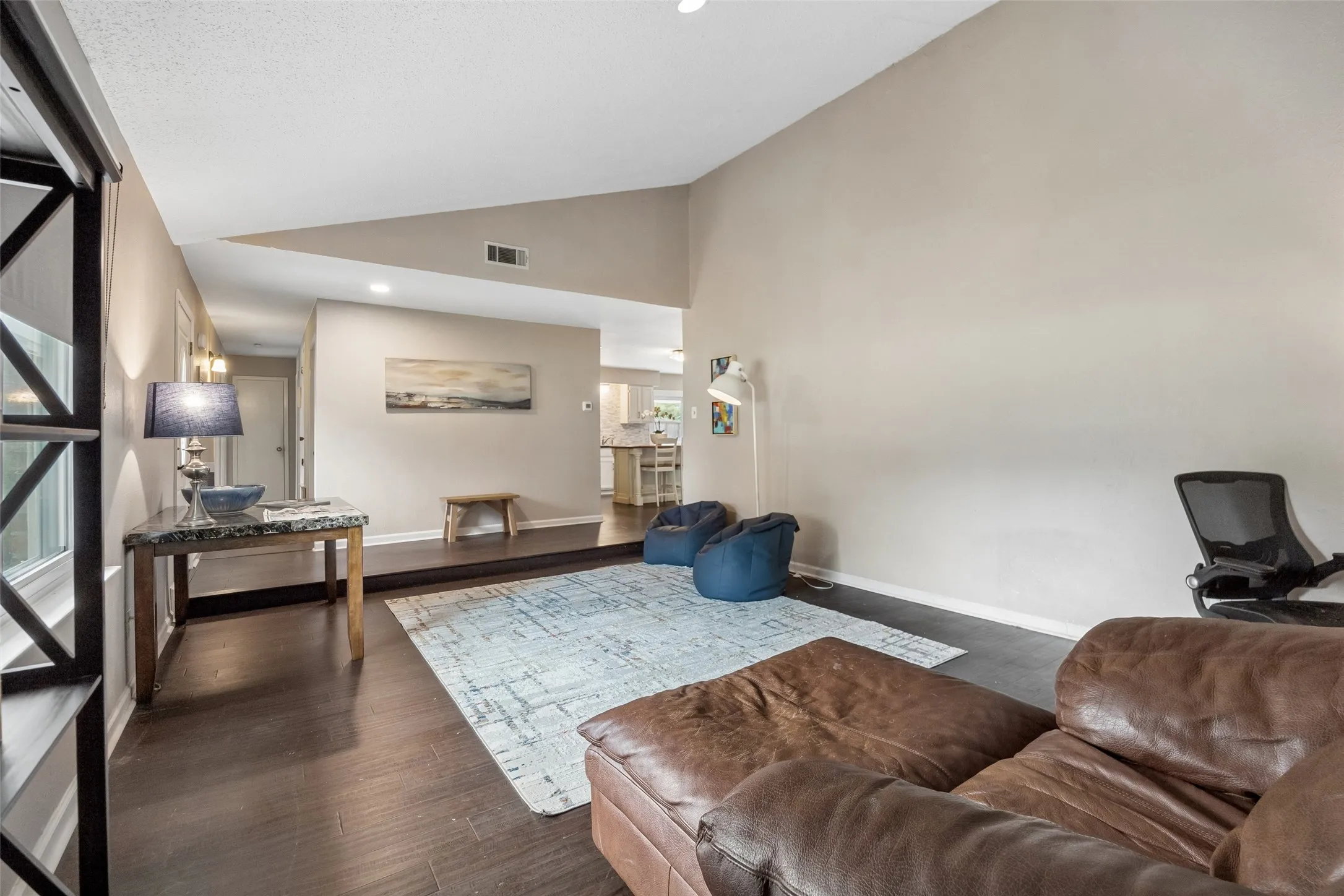 Single Family Residence For Sale in Dallas County , 1809 Windsong Trail, Richardson, Texas 75081, 3 Bedroom, 2 Bathroom, 2 Garage spaces, 1,552 Sqft, built in 1972, mls#21367195, Real Estate Agent in Richardson, Homes For Sale in Dallas county, Homes For Sale in Richardson, Realtor in Richardson Texas, Real Estate Brokerage Independent Realty Texas, Luminita Cordes Realtor