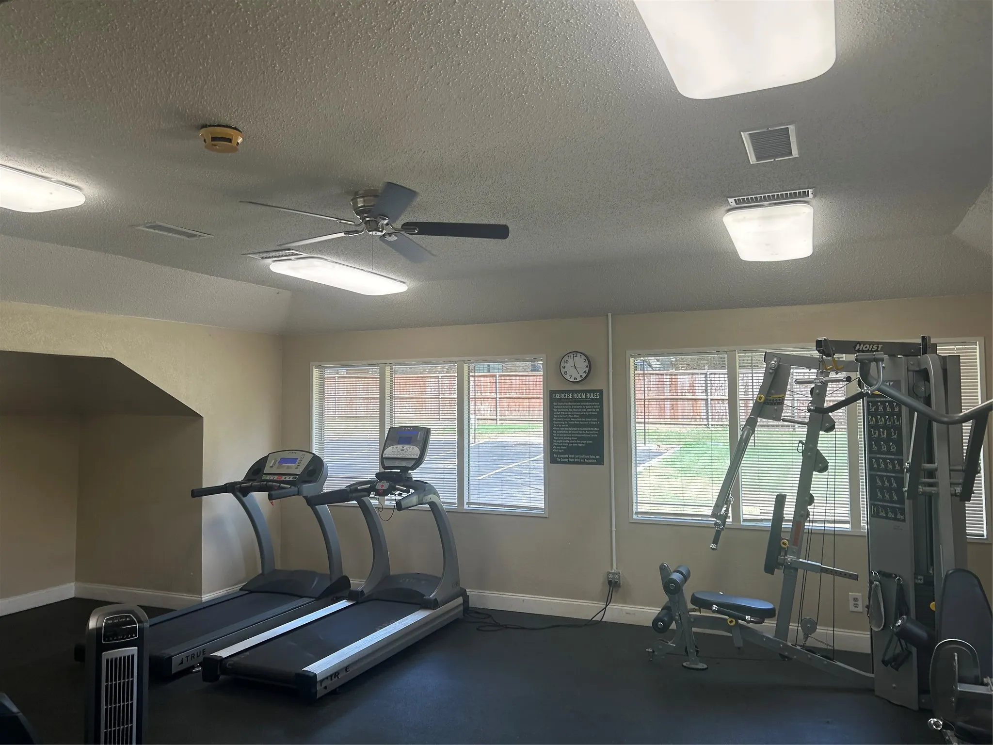 Duplex For Rent in Dallas County , 2601 Country Place, Carrollton, Texas 75006, 3 Bedroom, 2 Bathroom, Garage spaces, 1,631 Sqft, built in 1976, mls#21356140, Real Estate Agent in Carrollton, Homes For Rent in Dallas county, Homes For Rent in Carrollton, Realtor in Carrollton Texas, Real Estate Brokerage Independent Realty Texas, Luminita Cordes Realtor