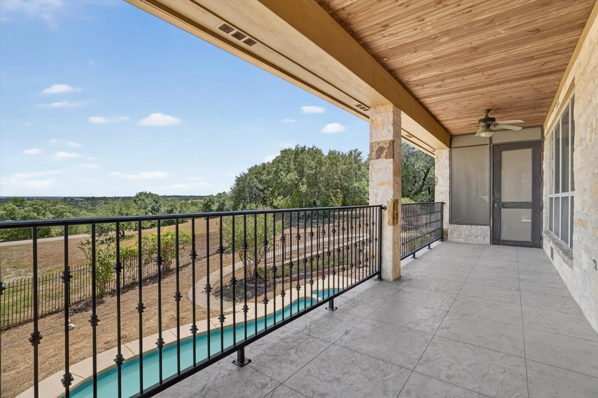Single Family Residence For Sale in Johnson County , 6305 CARNEGIE Court, Cleburne, Texas 76033, 4 Bedroom, 4 Bathroom, 3 Garage spaces, 6,173 Sqft, built in 2007, mls#21368810, Real Estate Agent in Cleburne, Homes For Sale in Johnson county, Homes For Sale in Cleburne, Realtor in Cleburne Texas, Real Estate Brokerage Independent Realty Texas, Luminita Cordes Realtor