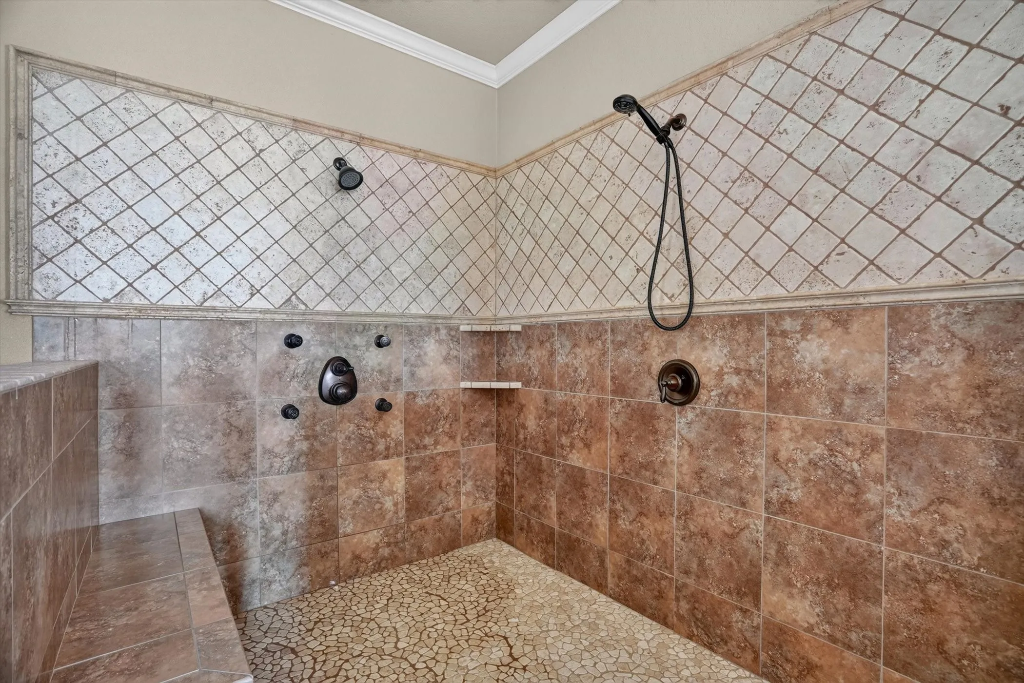 Single Family Residence For Sale in Johnson County , 6305 CARNEGIE Court, Cleburne, Texas 76033, 4 Bedroom, 4 Bathroom, 3 Garage spaces, 6,173 Sqft, built in 2007, mls#21368810, Real Estate Agent in Cleburne, Homes For Sale in Johnson county, Homes For Sale in Cleburne, Realtor in Cleburne Texas, Real Estate Brokerage Independent Realty Texas, Luminita Cordes Realtor