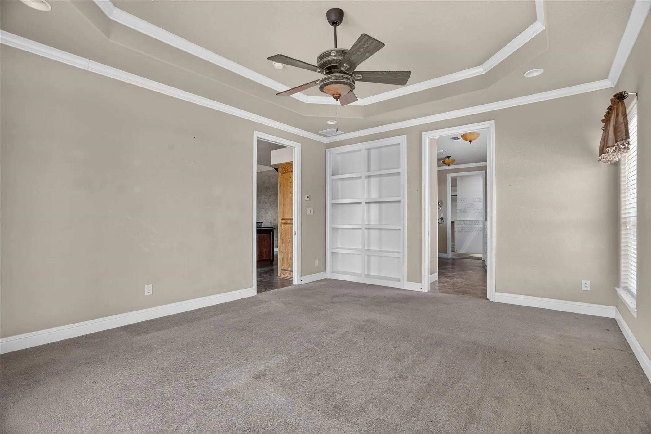 Single Family Residence For Sale in Johnson County , 6305 CARNEGIE Court, Cleburne, Texas 76033, 4 Bedroom, 4 Bathroom, 3 Garage spaces, 6,173 Sqft, built in 2007, mls#21368810, Real Estate Agent in Cleburne, Homes For Sale in Johnson county, Homes For Sale in Cleburne, Realtor in Cleburne Texas, Real Estate Brokerage Independent Realty Texas, Luminita Cordes Realtor