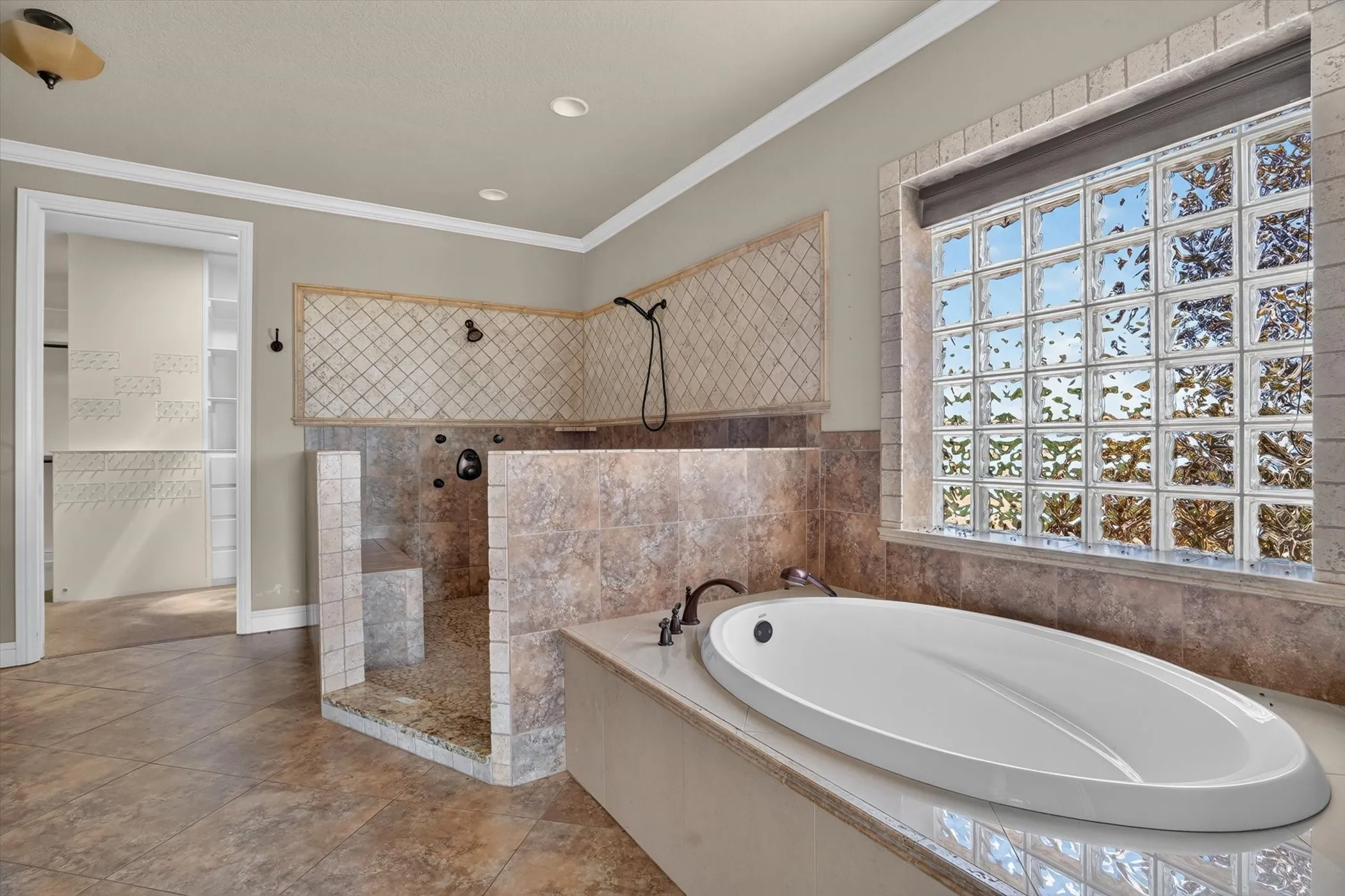 Single Family Residence For Sale in Johnson County , 6305 CARNEGIE Court, Cleburne, Texas 76033, 4 Bedroom, 4 Bathroom, 3 Garage spaces, 6,173 Sqft, built in 2007, mls#21368810, Real Estate Agent in Cleburne, Homes For Sale in Johnson county, Homes For Sale in Cleburne, Realtor in Cleburne Texas, Real Estate Brokerage Independent Realty Texas, Luminita Cordes Realtor