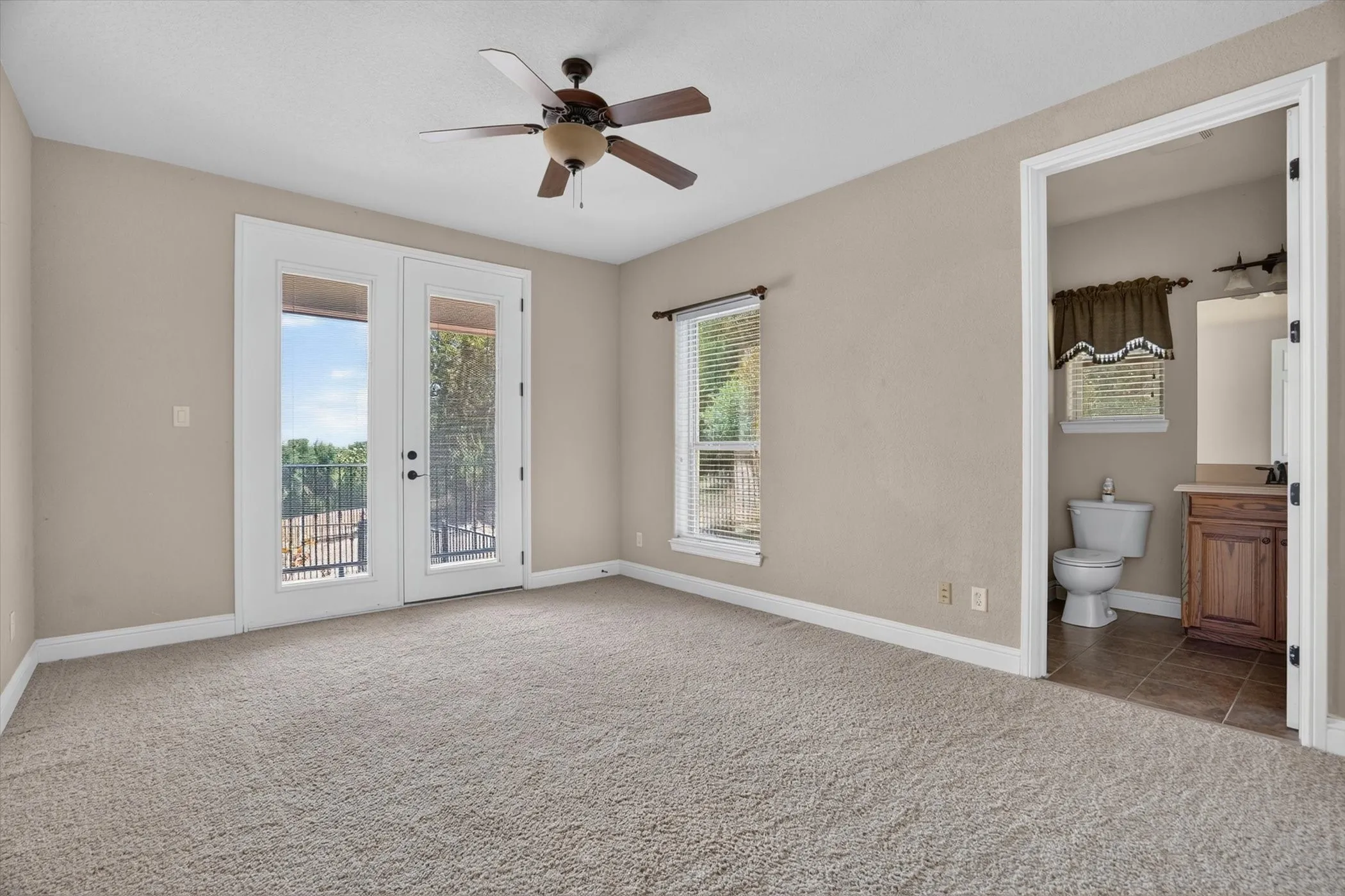 Single Family Residence For Sale in Johnson County , 6305 CARNEGIE Court, Cleburne, Texas 76033, 4 Bedroom, 4 Bathroom, 3 Garage spaces, 6,173 Sqft, built in 2007, mls#21368810, Real Estate Agent in Cleburne, Homes For Sale in Johnson county, Homes For Sale in Cleburne, Realtor in Cleburne Texas, Real Estate Brokerage Independent Realty Texas, Luminita Cordes Realtor