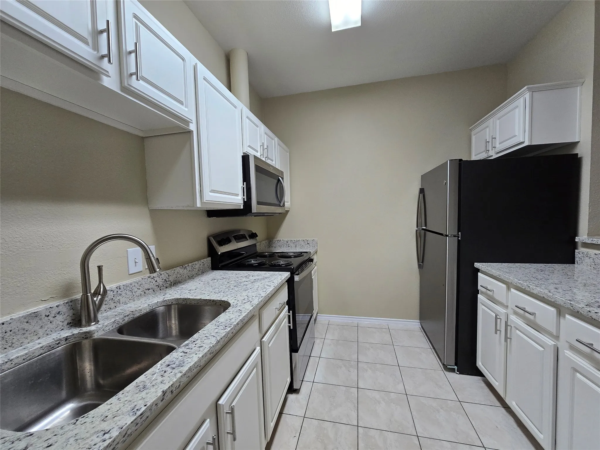 Duplex For Rent in Dallas County , 911 Lake Drive, Grand Prairie, Texas 75051, 3 Bedroom, 2 Bathroom, 1 Garage spaces, 1,276 Sqft, built in 2003, mls#21368893, Real Estate Agent in Grand Prairie, Homes For Rent in Dallas county, Homes For Rent in Grand Prairie, Realtor in Grand Prairie Texas, Real Estate Brokerage Independent Realty Texas, Luminita Cordes Realtor