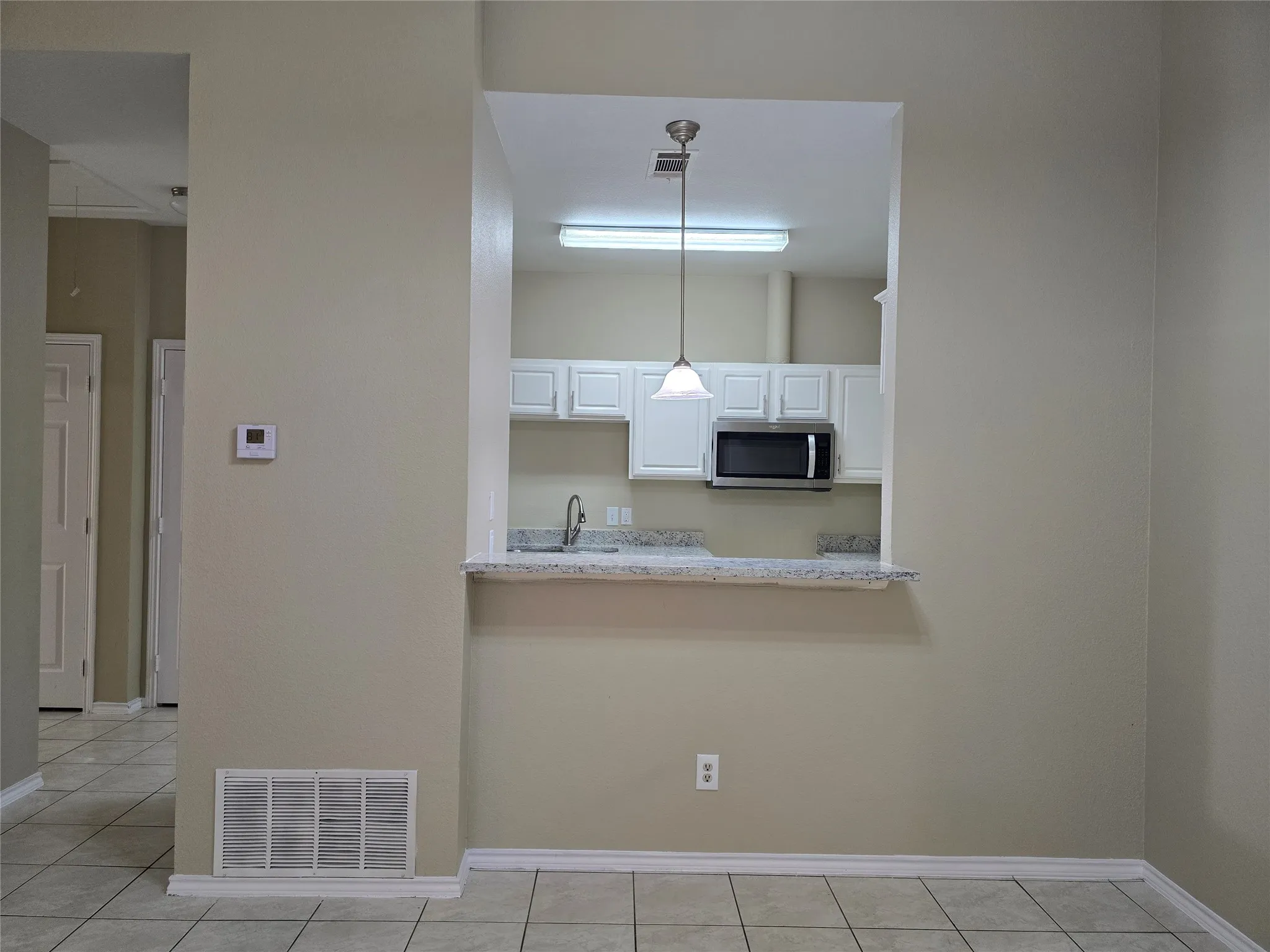 Duplex For Rent in Dallas County , 911 Lake Drive, Grand Prairie, Texas 75051, 3 Bedroom, 2 Bathroom, 1 Garage spaces, 1,276 Sqft, built in 2003, mls#21368893, Real Estate Agent in Grand Prairie, Homes For Rent in Dallas county, Homes For Rent in Grand Prairie, Realtor in Grand Prairie Texas, Real Estate Brokerage Independent Realty Texas, Luminita Cordes Realtor
