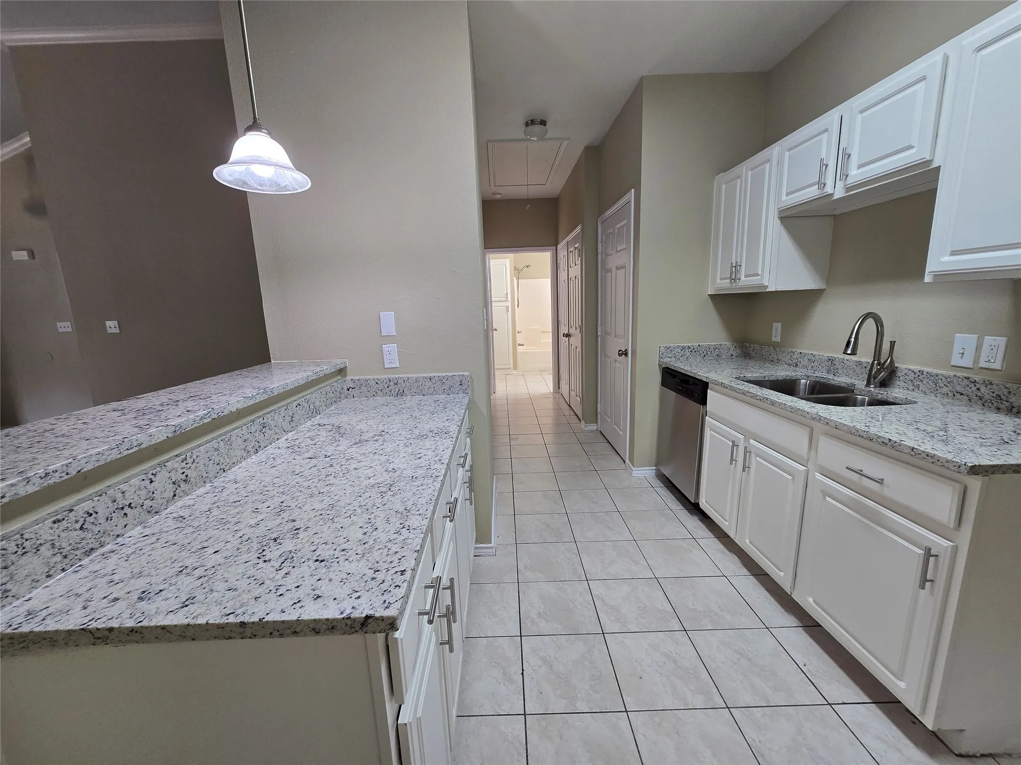 Duplex For Rent in Dallas County , 911 Lake Drive, Grand Prairie, Texas 75051, 3 Bedroom, 2 Bathroom, 1 Garage spaces, 1,276 Sqft, built in 2003, mls#21368893, Real Estate Agent in Grand Prairie, Homes For Rent in Dallas county, Homes For Rent in Grand Prairie, Realtor in Grand Prairie Texas, Real Estate Brokerage Independent Realty Texas, Luminita Cordes Realtor