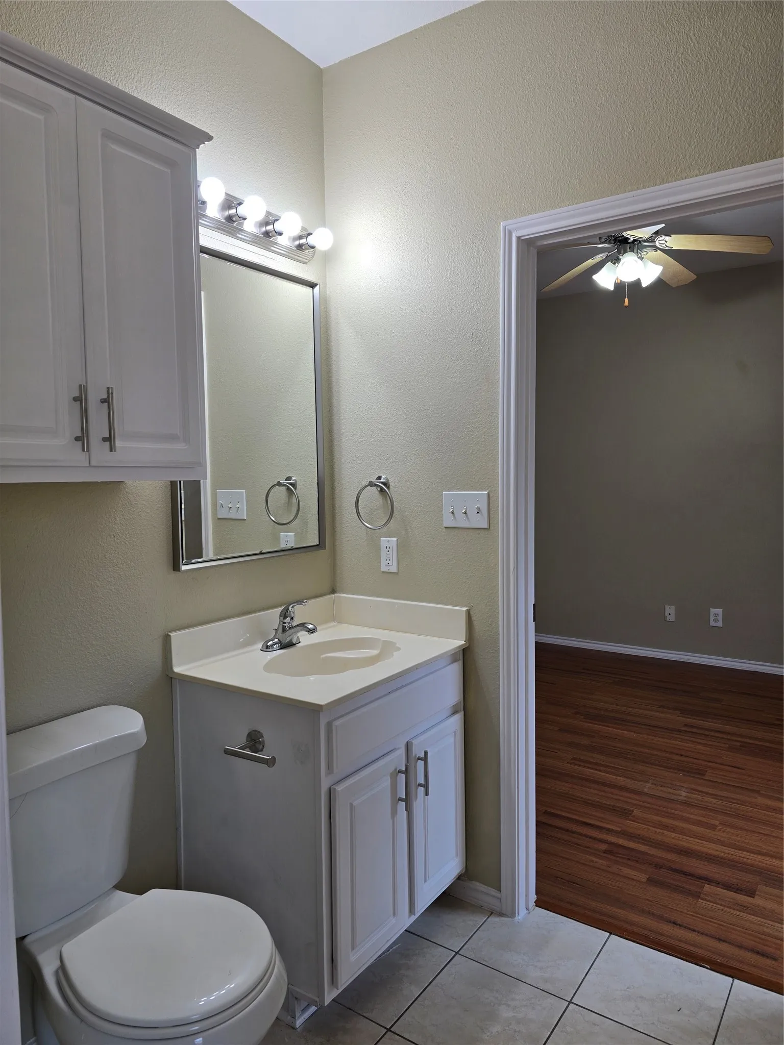 Duplex For Rent in Dallas County , 911 Lake Drive, Grand Prairie, Texas 75051, 3 Bedroom, 2 Bathroom, 1 Garage spaces, 1,276 Sqft, built in 2003, mls#21368893, Real Estate Agent in Grand Prairie, Homes For Rent in Dallas county, Homes For Rent in Grand Prairie, Realtor in Grand Prairie Texas, Real Estate Brokerage Independent Realty Texas, Luminita Cordes Realtor