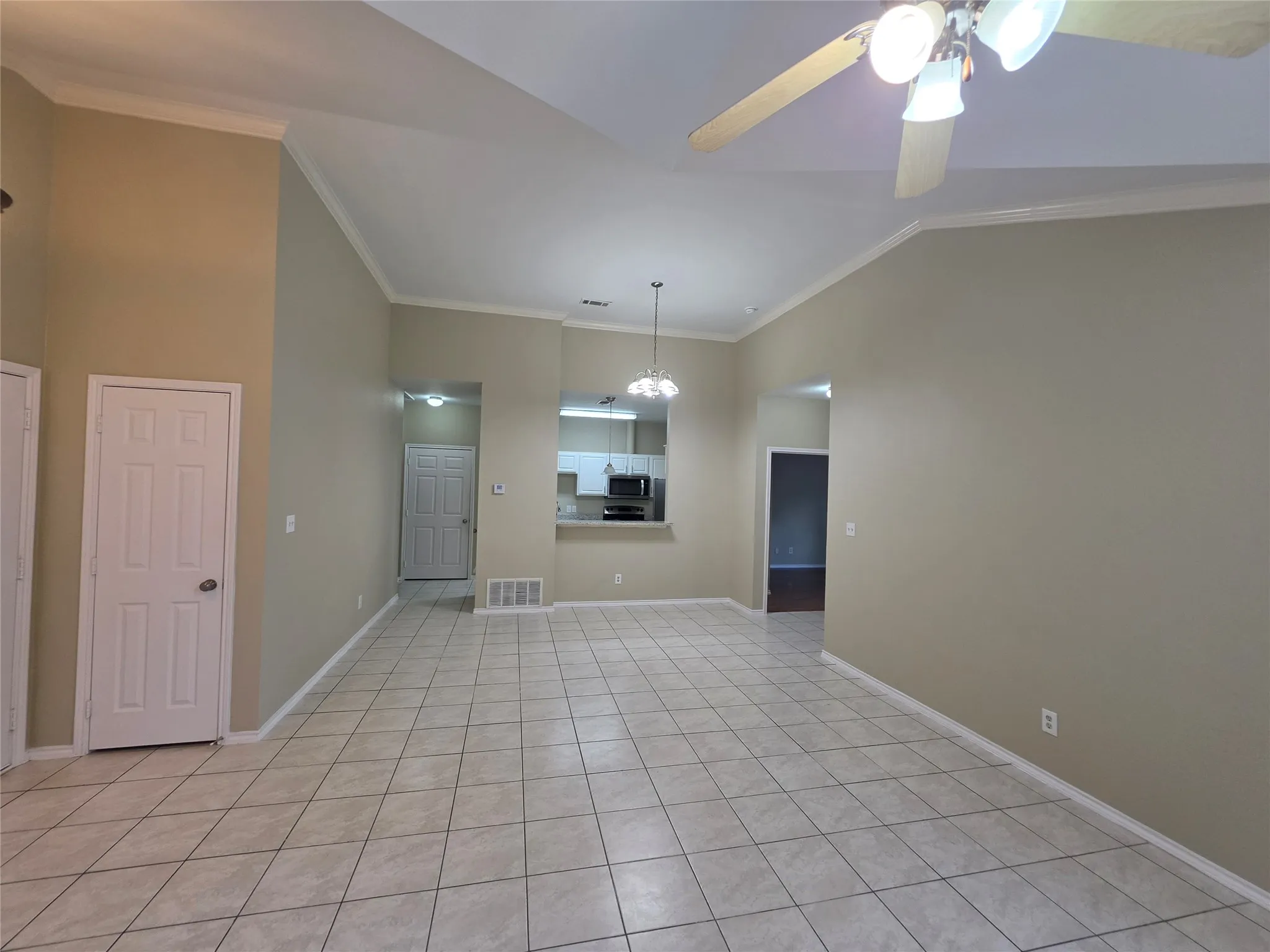 Duplex For Rent in Dallas County , 911 Lake Drive, Grand Prairie, Texas 75051, 3 Bedroom, 2 Bathroom, 1 Garage spaces, 1,276 Sqft, built in 2003, mls#21368893, Real Estate Agent in Grand Prairie, Homes For Rent in Dallas county, Homes For Rent in Grand Prairie, Realtor in Grand Prairie Texas, Real Estate Brokerage Independent Realty Texas, Luminita Cordes Realtor