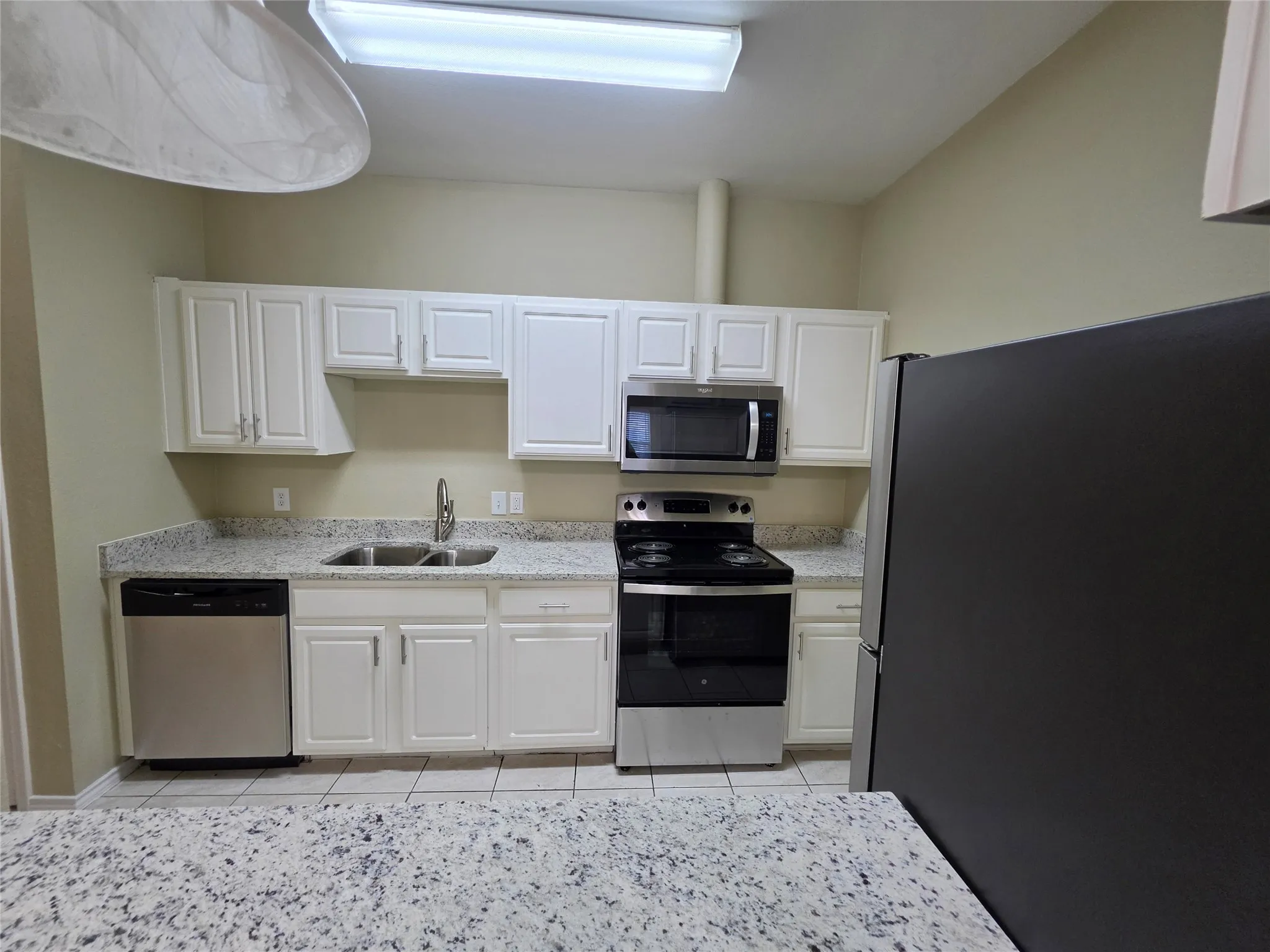 Duplex For Rent in Dallas County , 911 Lake Drive, Grand Prairie, Texas 75051, 3 Bedroom, 2 Bathroom, 1 Garage spaces, 1,276 Sqft, built in 2003, mls#21368893, Real Estate Agent in Grand Prairie, Homes For Rent in Dallas county, Homes For Rent in Grand Prairie, Realtor in Grand Prairie Texas, Real Estate Brokerage Independent Realty Texas, Luminita Cordes Realtor