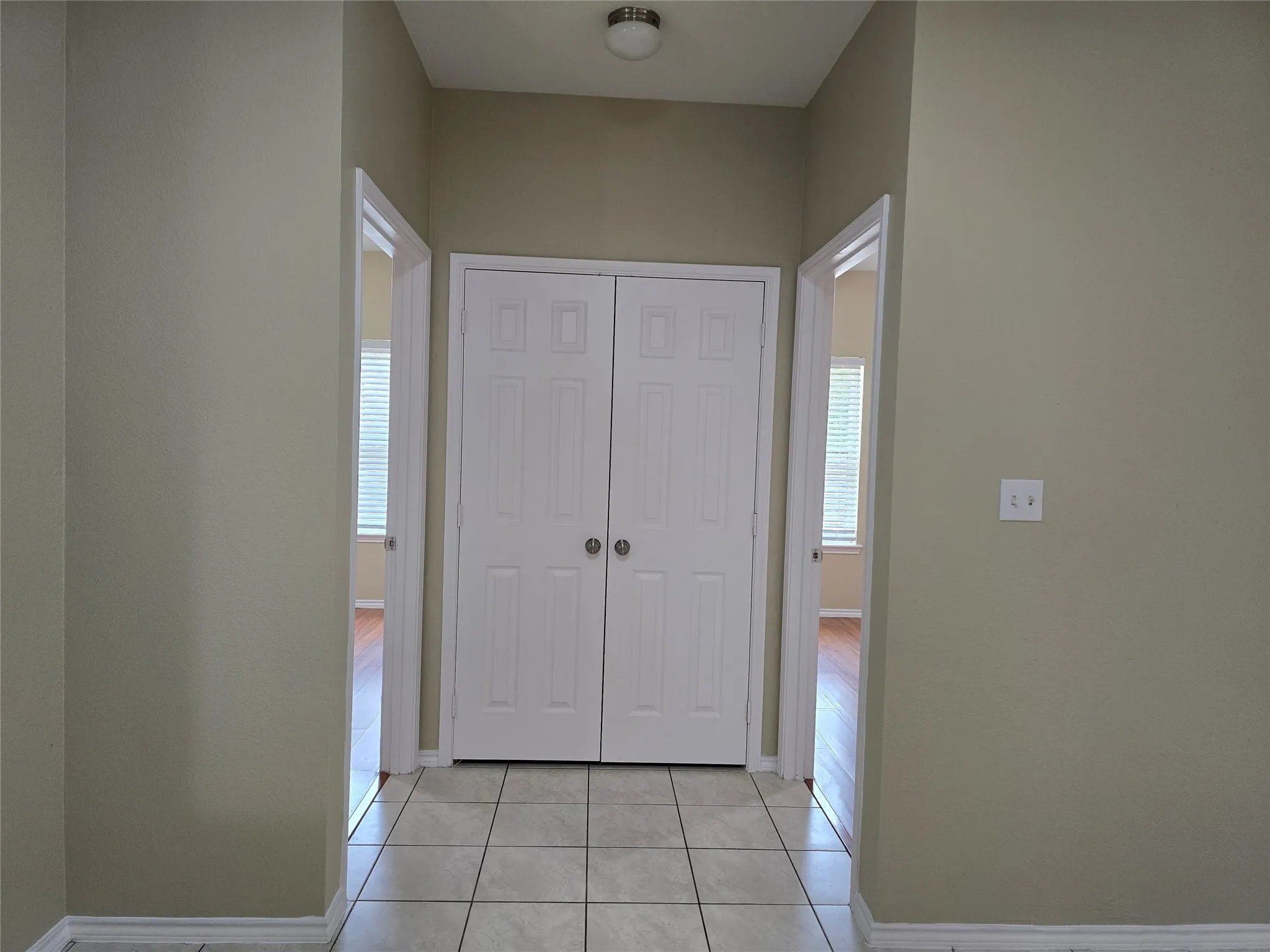 Duplex For Rent in Dallas County , 911 Lake Drive, Grand Prairie, Texas 75051, 3 Bedroom, 2 Bathroom, 1 Garage spaces, 1,276 Sqft, built in 2003, mls#21368893, Real Estate Agent in Grand Prairie, Homes For Rent in Dallas county, Homes For Rent in Grand Prairie, Realtor in Grand Prairie Texas, Real Estate Brokerage Independent Realty Texas, Luminita Cordes Realtor