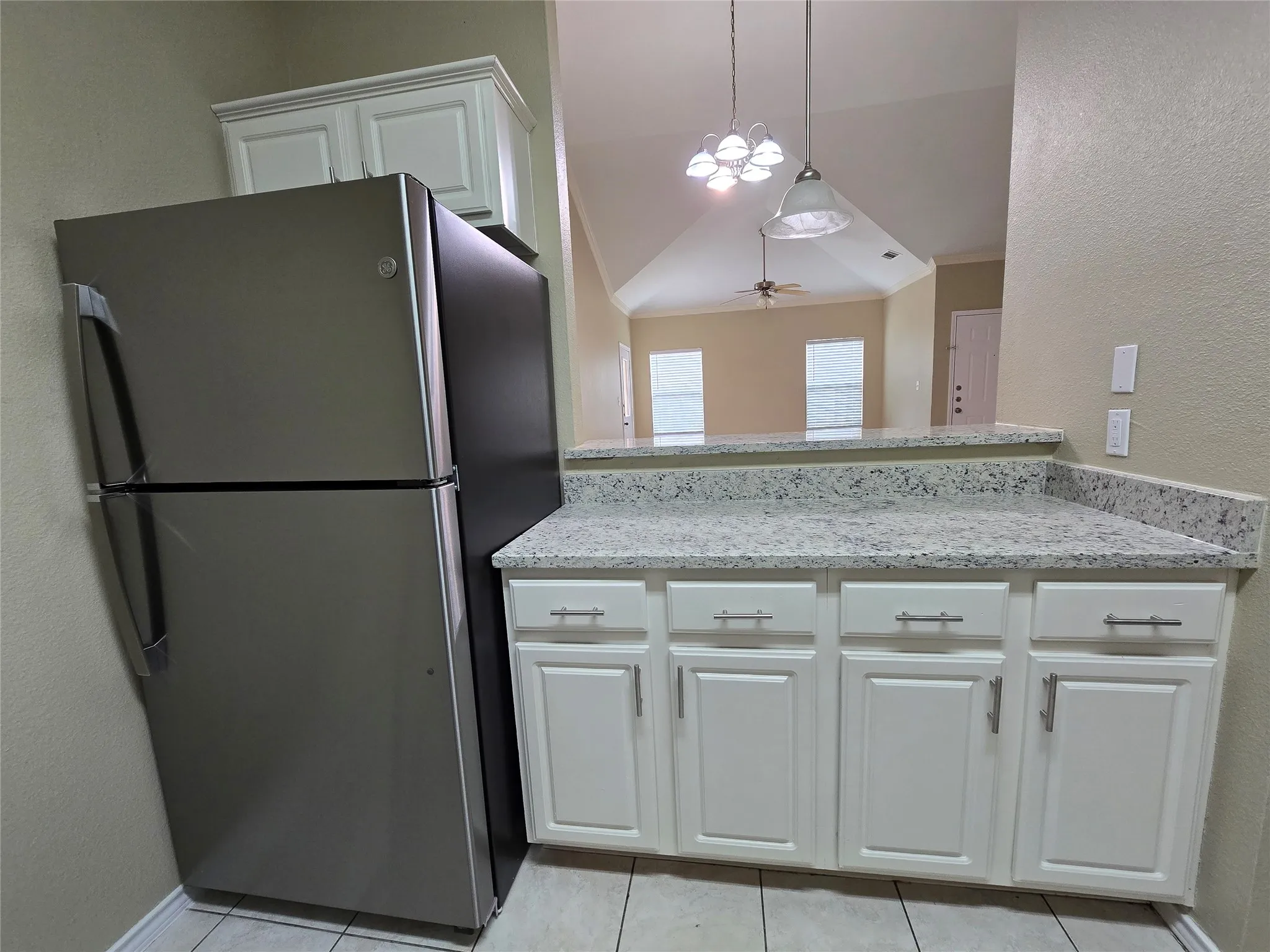 Duplex For Rent in Dallas County , 911 Lake Drive, Grand Prairie, Texas 75051, 3 Bedroom, 2 Bathroom, 1 Garage spaces, 1,276 Sqft, built in 2003, mls#21368893, Real Estate Agent in Grand Prairie, Homes For Rent in Dallas county, Homes For Rent in Grand Prairie, Realtor in Grand Prairie Texas, Real Estate Brokerage Independent Realty Texas, Luminita Cordes Realtor
