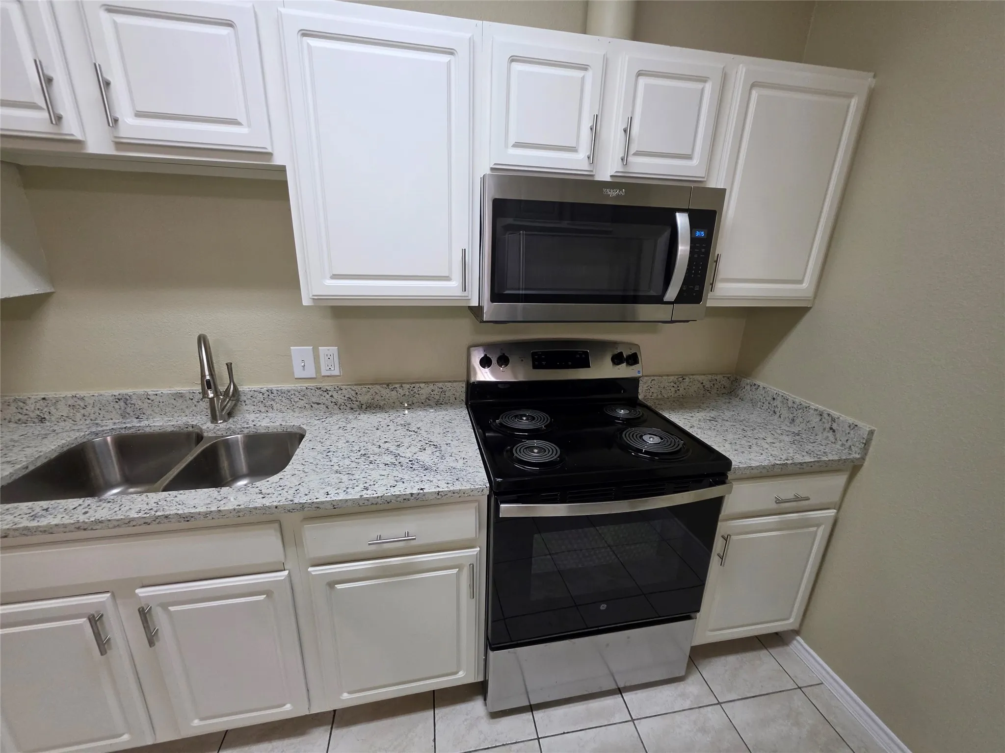 Duplex For Rent in Dallas County , 911 Lake Drive, Grand Prairie, Texas 75051, 3 Bedroom, 2 Bathroom, 1 Garage spaces, 1,276 Sqft, built in 2003, mls#21368893, Real Estate Agent in Grand Prairie, Homes For Rent in Dallas county, Homes For Rent in Grand Prairie, Realtor in Grand Prairie Texas, Real Estate Brokerage Independent Realty Texas, Luminita Cordes Realtor
