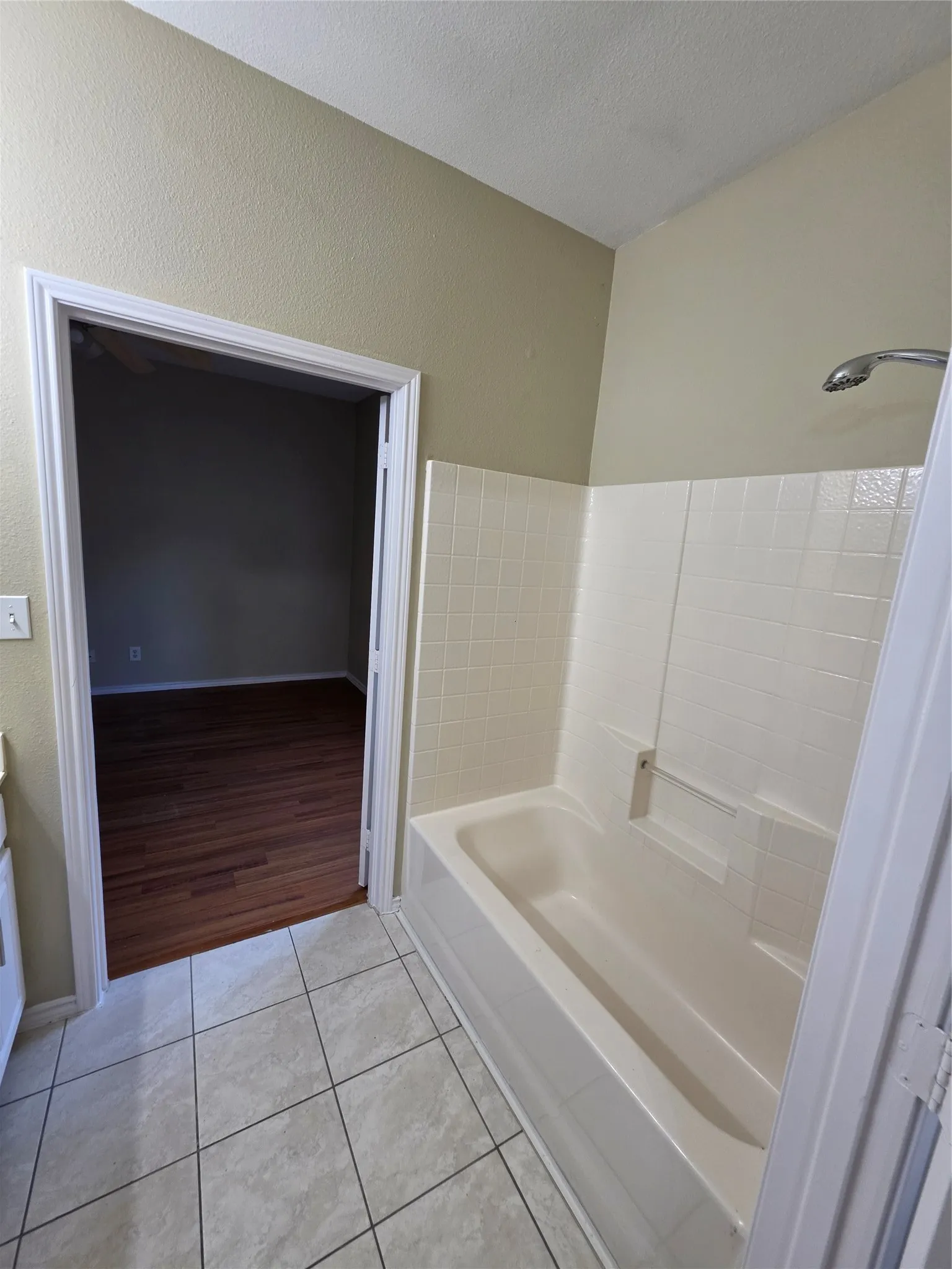 Duplex For Rent in Dallas County , 911 Lake Drive, Grand Prairie, Texas 75051, 3 Bedroom, 2 Bathroom, 1 Garage spaces, 1,276 Sqft, built in 2003, mls#21368893, Real Estate Agent in Grand Prairie, Homes For Rent in Dallas county, Homes For Rent in Grand Prairie, Realtor in Grand Prairie Texas, Real Estate Brokerage Independent Realty Texas, Luminita Cordes Realtor