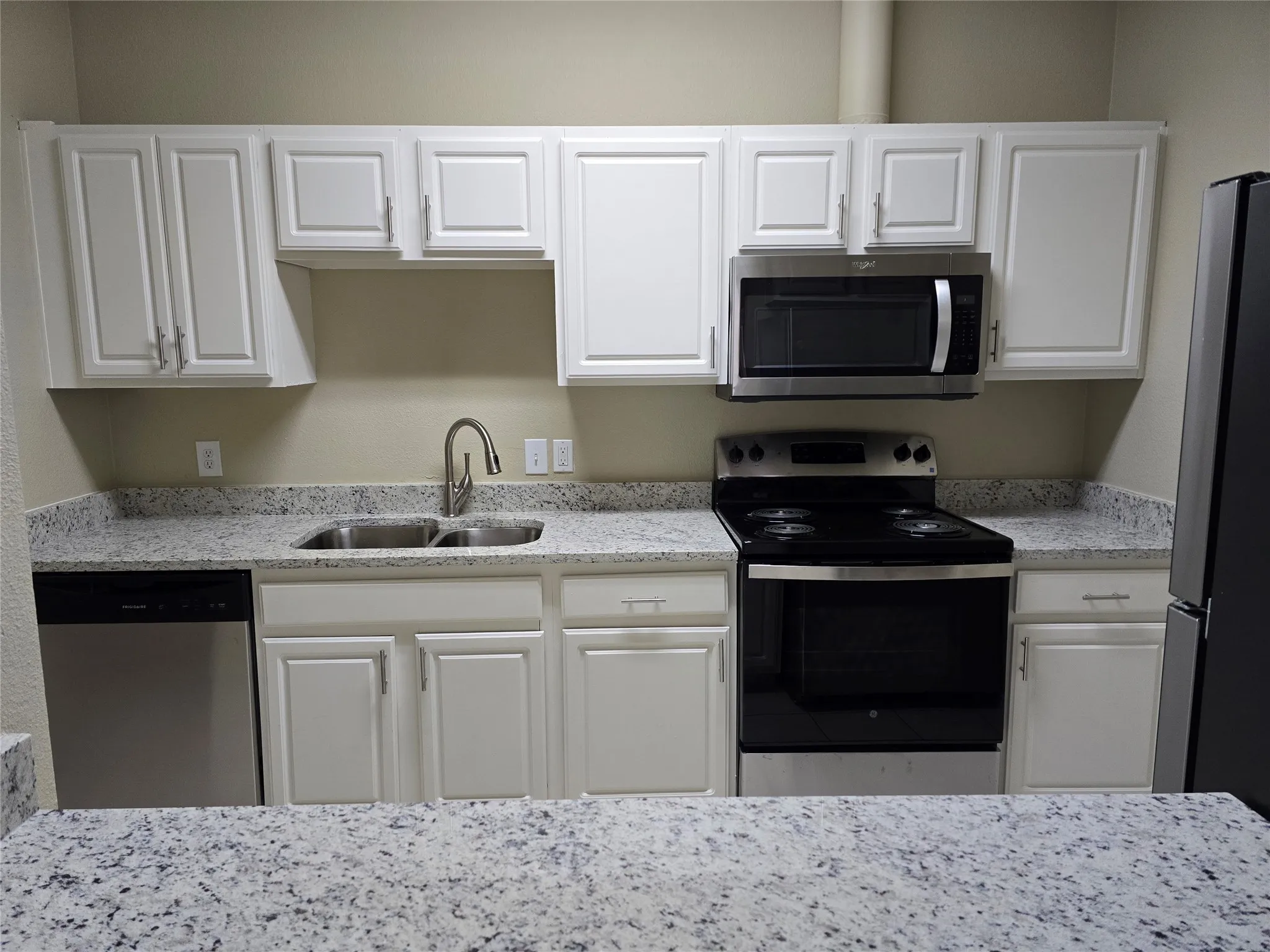 Duplex For Rent in Dallas County , 911 Lake Drive, Grand Prairie, Texas 75051, 3 Bedroom, 2 Bathroom, 1 Garage spaces, 1,276 Sqft, built in 2003, mls#21368893, Real Estate Agent in Grand Prairie, Homes For Rent in Dallas county, Homes For Rent in Grand Prairie, Realtor in Grand Prairie Texas, Real Estate Brokerage Independent Realty Texas, Luminita Cordes Realtor