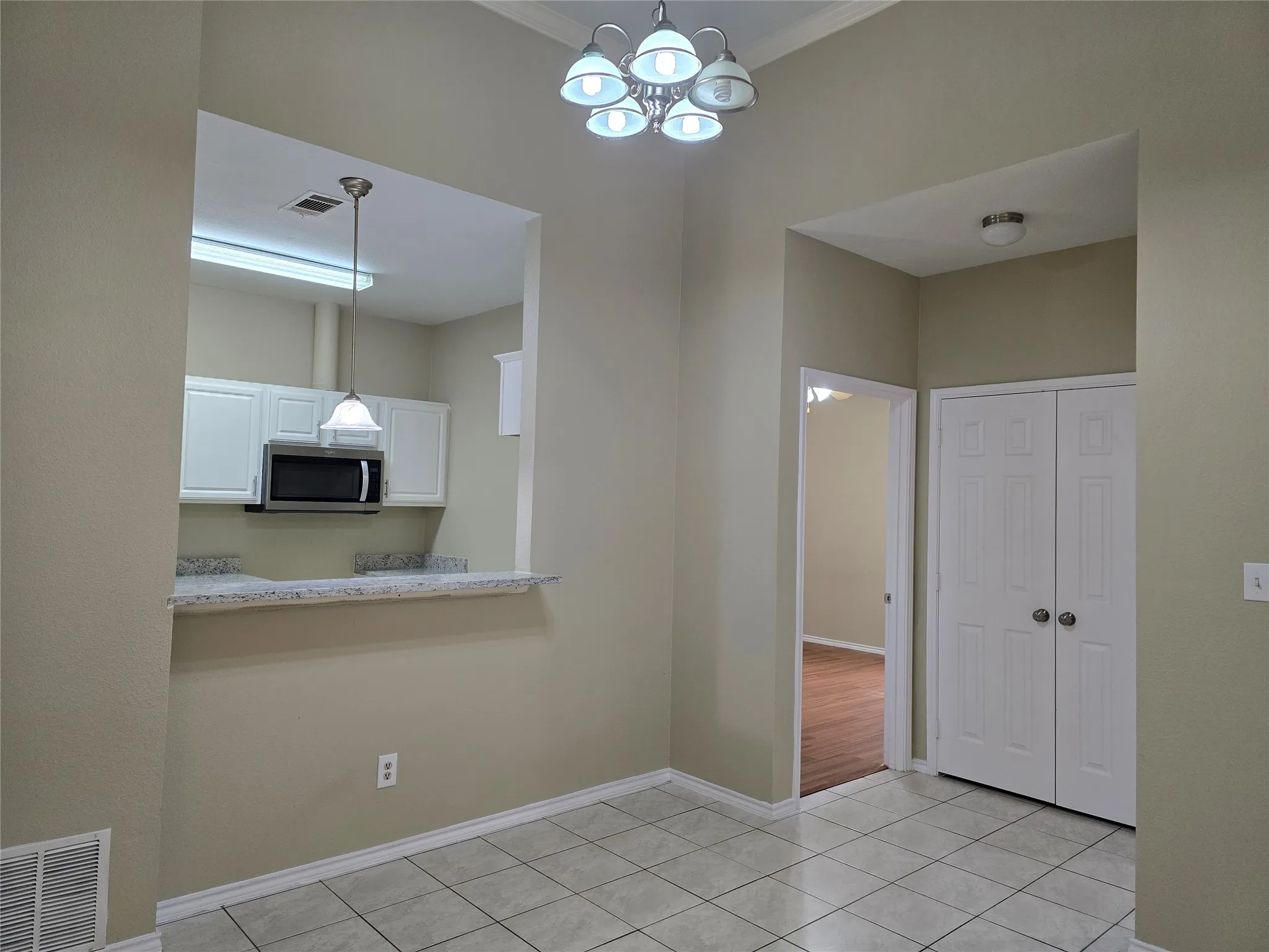 Duplex For Rent in Dallas County , 911 Lake Drive, Grand Prairie, Texas 75051, 3 Bedroom, 2 Bathroom, 1 Garage spaces, 1,276 Sqft, built in 2003, mls#21368893, Real Estate Agent in Grand Prairie, Homes For Rent in Dallas county, Homes For Rent in Grand Prairie, Realtor in Grand Prairie Texas, Real Estate Brokerage Independent Realty Texas, Luminita Cordes Realtor