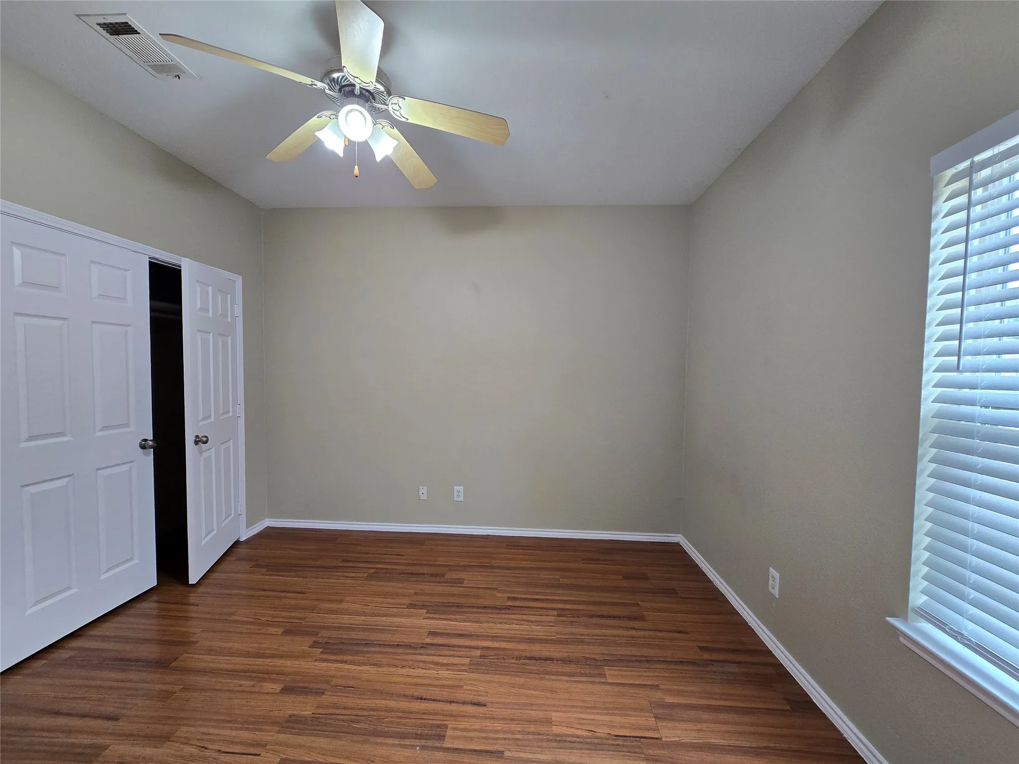 Duplex For Rent in Dallas County , 911 Lake Drive, Grand Prairie, Texas 75051, 3 Bedroom, 2 Bathroom, 1 Garage spaces, 1,276 Sqft, built in 2003, mls#21368893, Real Estate Agent in Grand Prairie, Homes For Rent in Dallas county, Homes For Rent in Grand Prairie, Realtor in Grand Prairie Texas, Real Estate Brokerage Independent Realty Texas, Luminita Cordes Realtor