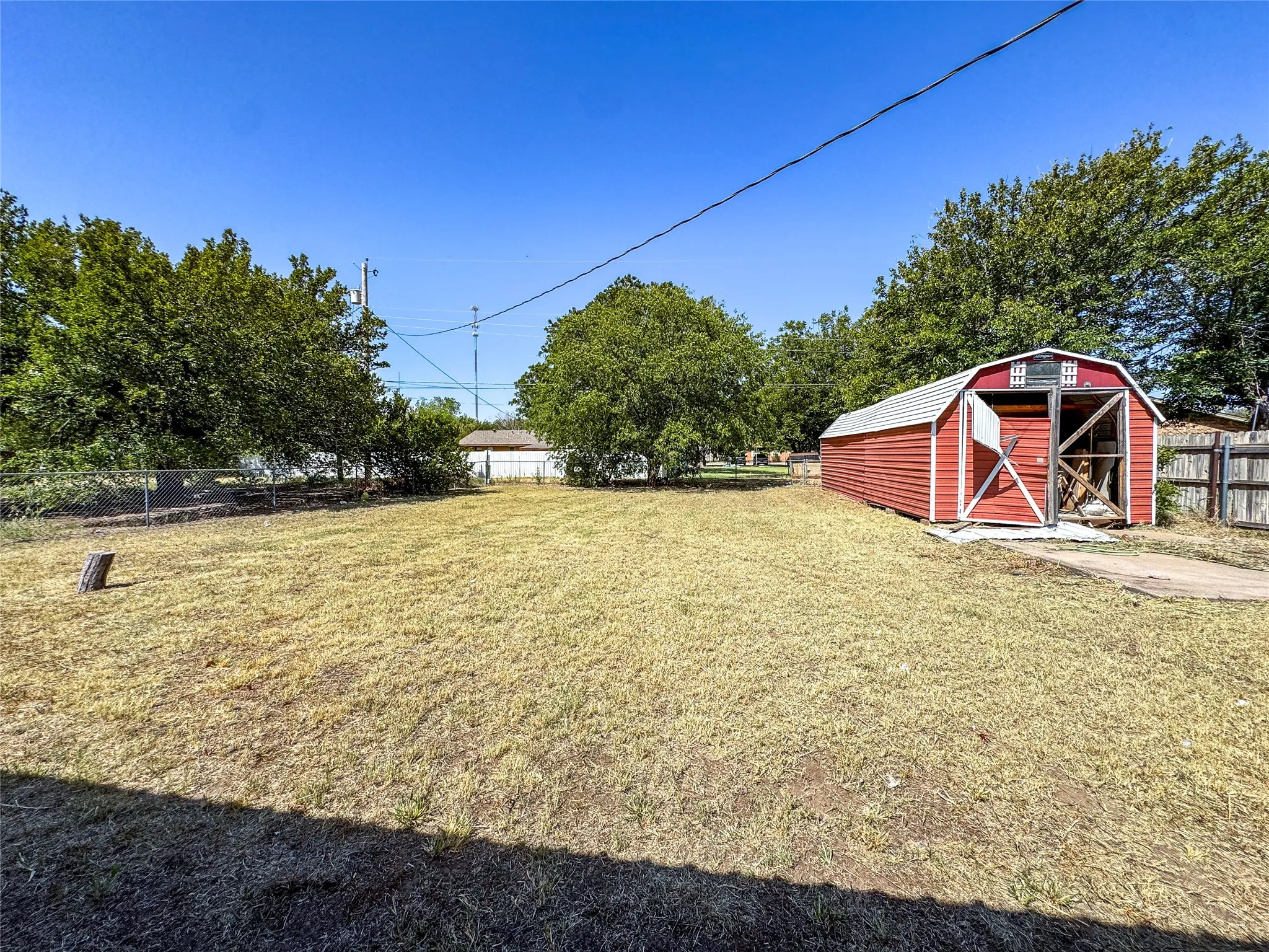 Single Family Residence For Sale in Haskell County , 909 N Avenue K, Haskell, Texas 79521, 3 Bedroom, 1 Bathroom, 1 Garage spaces, 1,184 Sqft, built in 1971, mls#21363335, Real Estate Agent in Haskell, Homes For Sale in Haskell county, Homes For Sale in Haskell, Realtor in Haskell Texas, Real Estate Brokerage Independent Realty Texas, Luminita Cordes Realtor