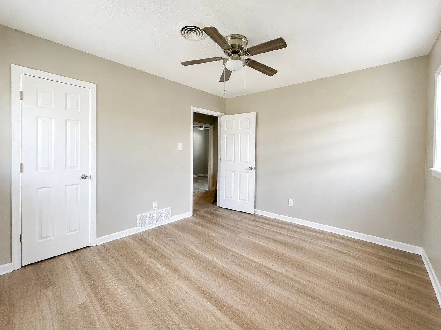 Single Family Residence For Sale in Haskell County , 909 N Avenue K, Haskell, Texas 79521, 3 Bedroom, 1 Bathroom, 1 Garage spaces, 1,184 Sqft, built in 1971, mls#21363335, Real Estate Agent in Haskell, Homes For Sale in Haskell county, Homes For Sale in Haskell, Realtor in Haskell Texas, Real Estate Brokerage Independent Realty Texas, Luminita Cordes Realtor