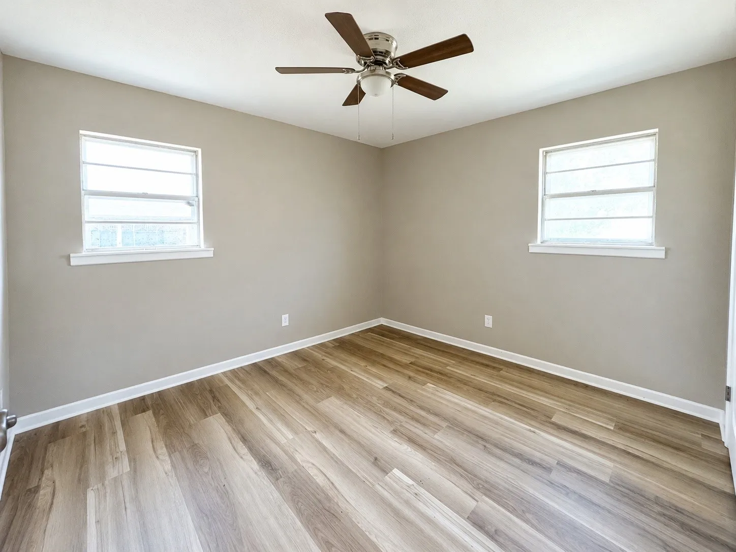 Single Family Residence For Sale in Haskell County , 909 N Avenue K, Haskell, Texas 79521, 3 Bedroom, 1 Bathroom, 1 Garage spaces, 1,184 Sqft, built in 1971, mls#21363335, Real Estate Agent in Haskell, Homes For Sale in Haskell county, Homes For Sale in Haskell, Realtor in Haskell Texas, Real Estate Brokerage Independent Realty Texas, Luminita Cordes Realtor