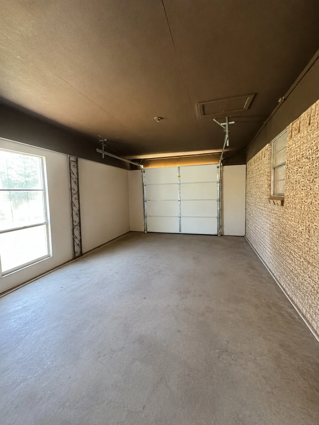 Single Family Residence For Sale in Haskell County , 909 N Avenue K, Haskell, Texas 79521, 3 Bedroom, 1 Bathroom, 1 Garage spaces, 1,184 Sqft, built in 1971, mls#21363335, Real Estate Agent in Haskell, Homes For Sale in Haskell county, Homes For Sale in Haskell, Realtor in Haskell Texas, Real Estate Brokerage Independent Realty Texas, Luminita Cordes Realtor