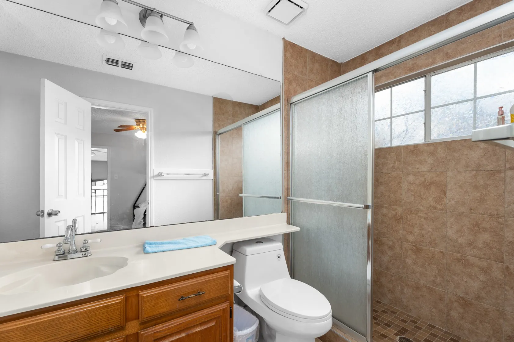 Single Family Residence For Sale in Dallas County , 2422 Whispering Cove Circle, Garland, Texas 75044, 3 Bedroom, 3 Bathroom, 2 Garage spaces, 2,158 Sqft, built in 1988, mls#21368895, Real Estate Agent in Garland, Homes For Sale in Dallas county, Homes For Sale in Garland, Realtor in Garland Texas, Real Estate Brokerage Independent Realty Texas, Luminita Cordes Realtor