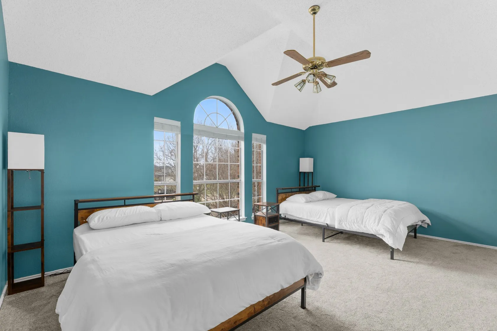 Single Family Residence For Sale in Dallas County , 2422 Whispering Cove Circle, Garland, Texas 75044, 3 Bedroom, 3 Bathroom, 2 Garage spaces, 2,158 Sqft, built in 1988, mls#21368895, Real Estate Agent in Garland, Homes For Sale in Dallas county, Homes For Sale in Garland, Realtor in Garland Texas, Real Estate Brokerage Independent Realty Texas, Luminita Cordes Realtor