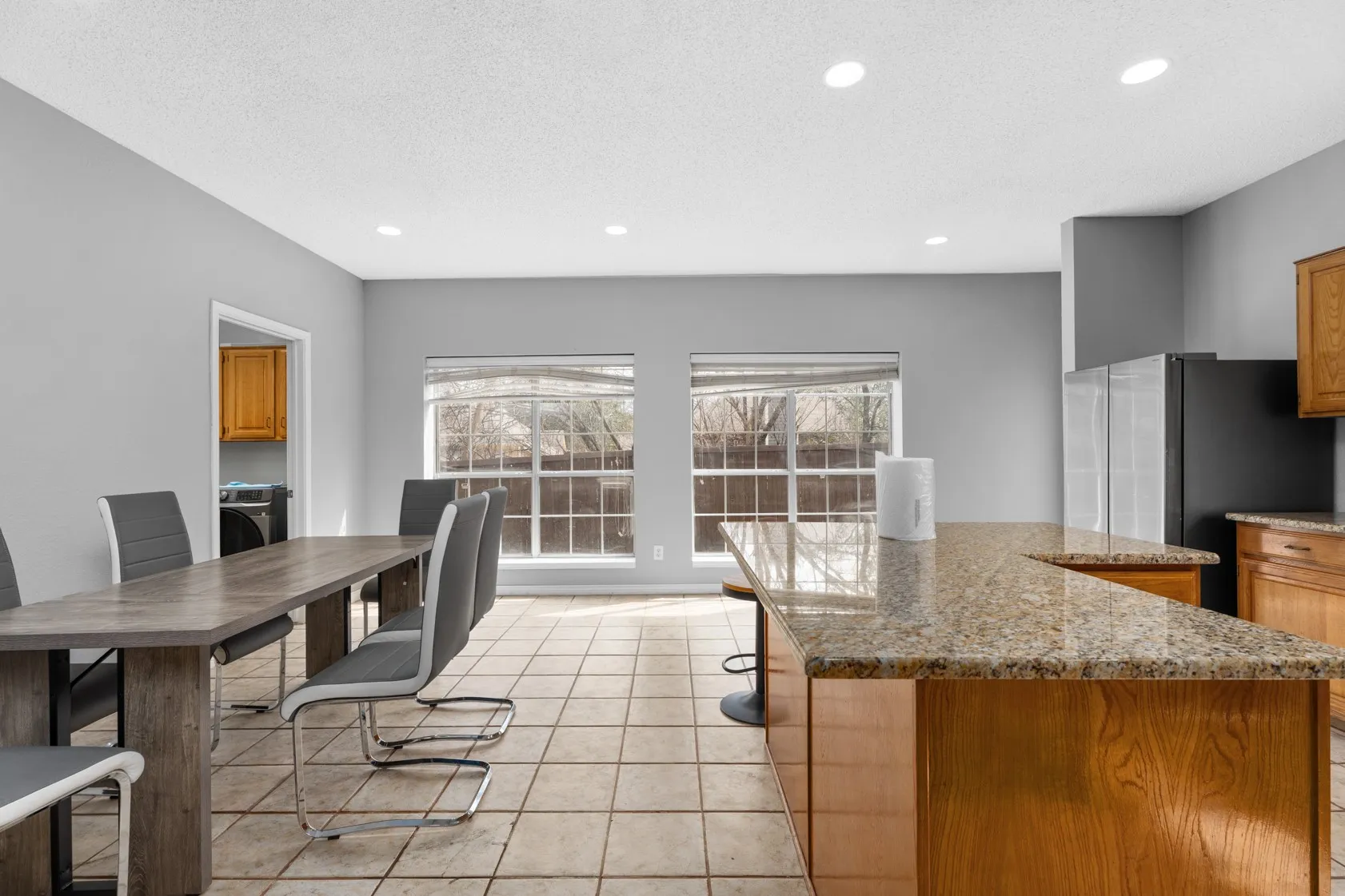 Single Family Residence For Sale in Dallas County , 2422 Whispering Cove Circle, Garland, Texas 75044, 3 Bedroom, 3 Bathroom, 2 Garage spaces, 2,158 Sqft, built in 1988, mls#21368895, Real Estate Agent in Garland, Homes For Sale in Dallas county, Homes For Sale in Garland, Realtor in Garland Texas, Real Estate Brokerage Independent Realty Texas, Luminita Cordes Realtor